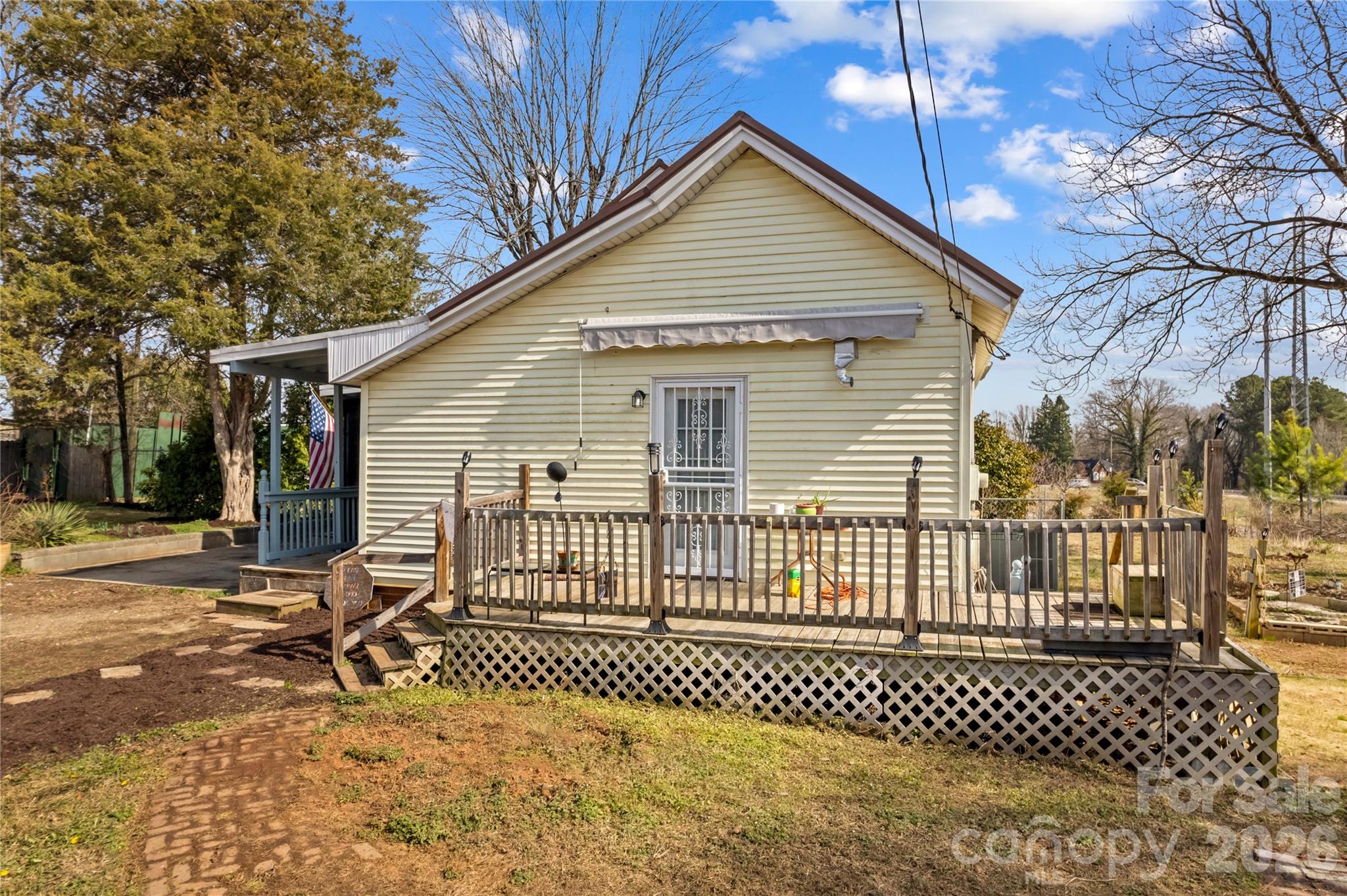 1022 Railroad Avenue — China Grove