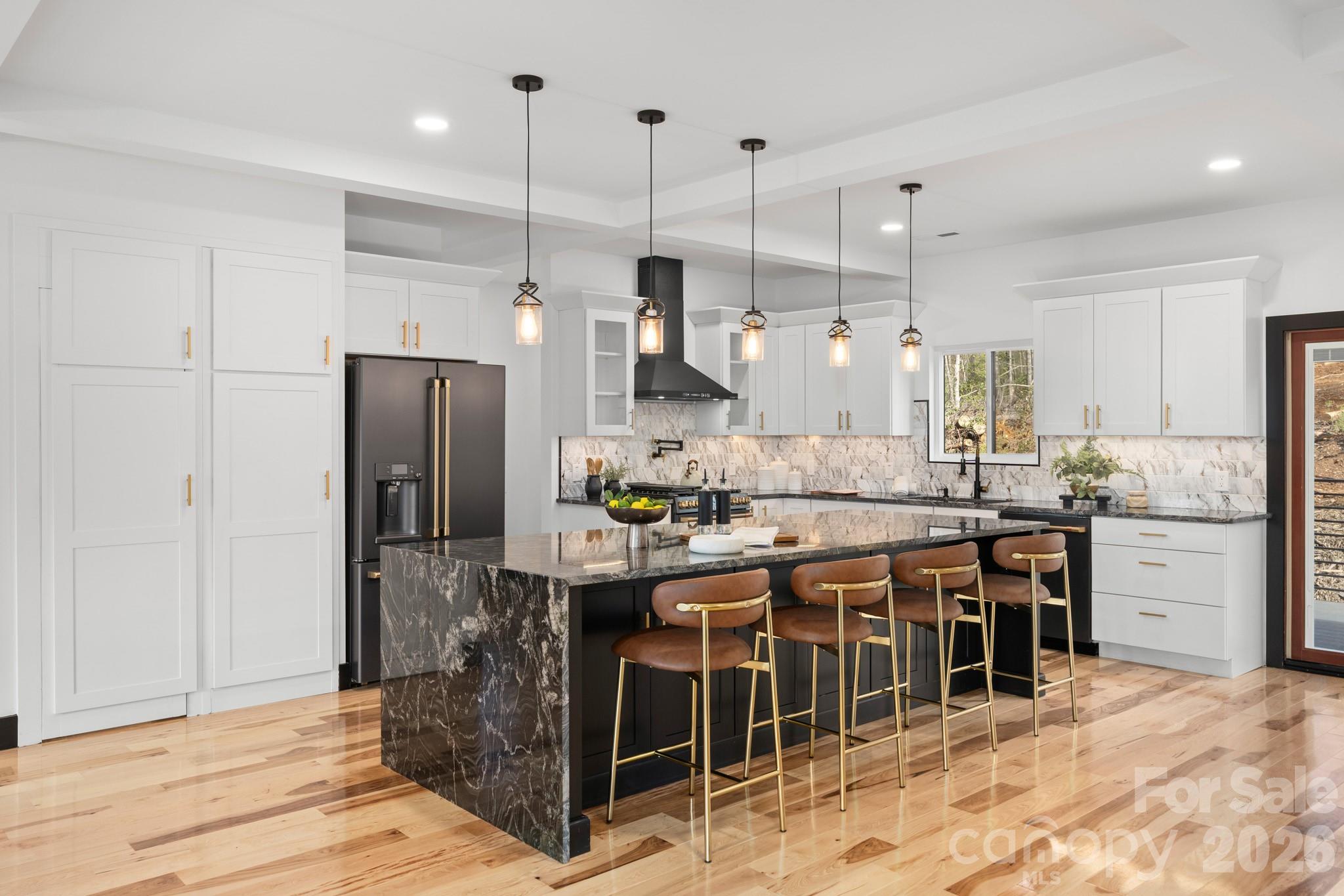 74 Jeranna Road — Mills River