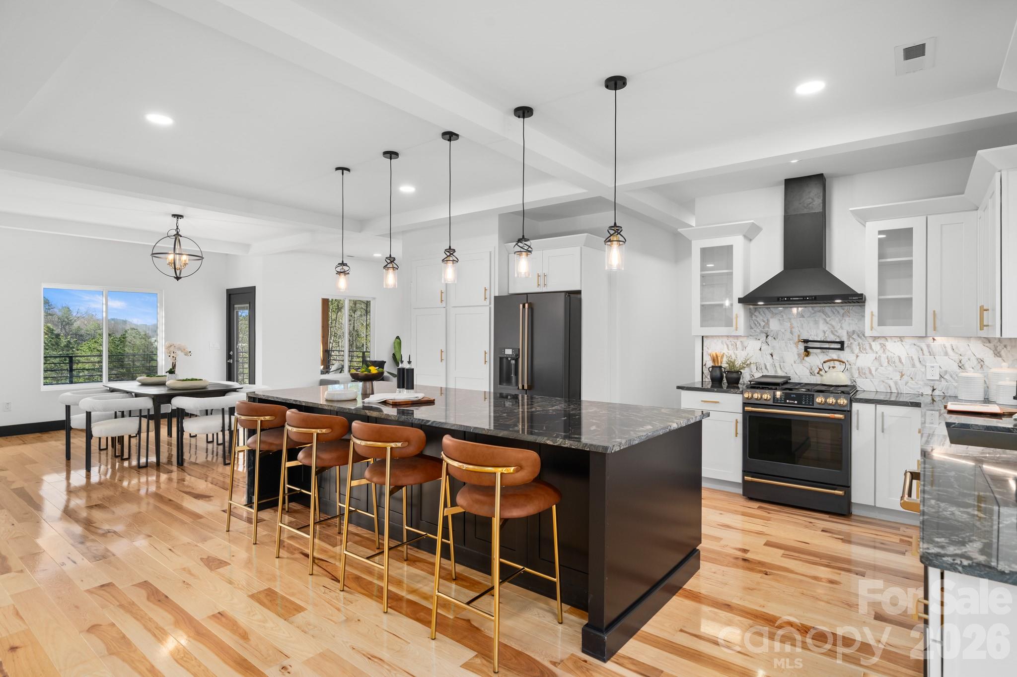 74 Jeranna Road — Mills River