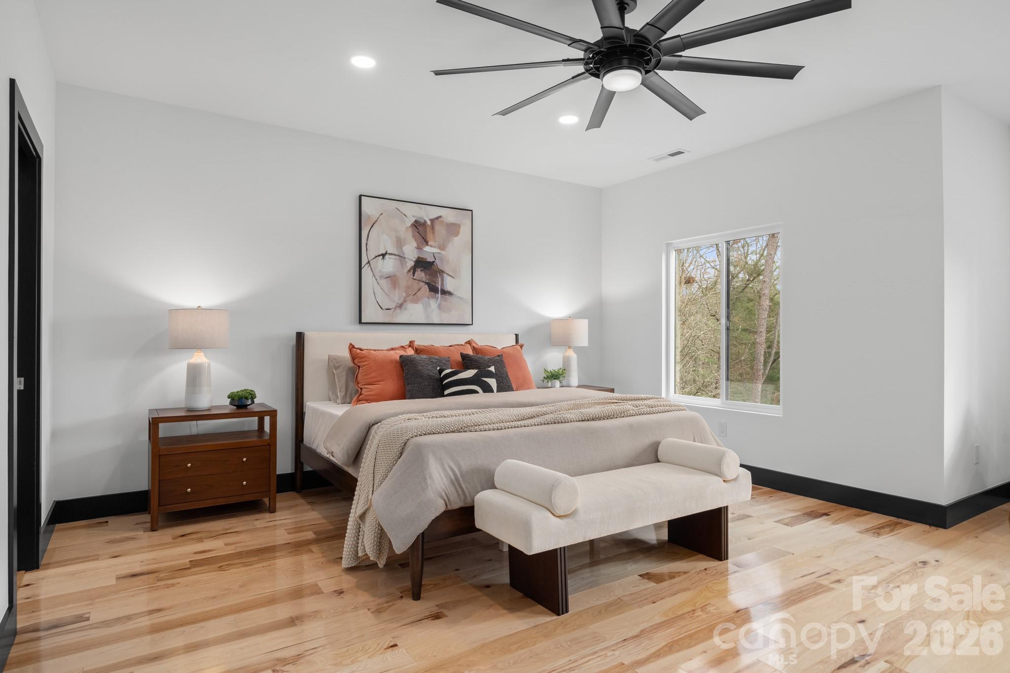 74 Jeranna Road — Mills River