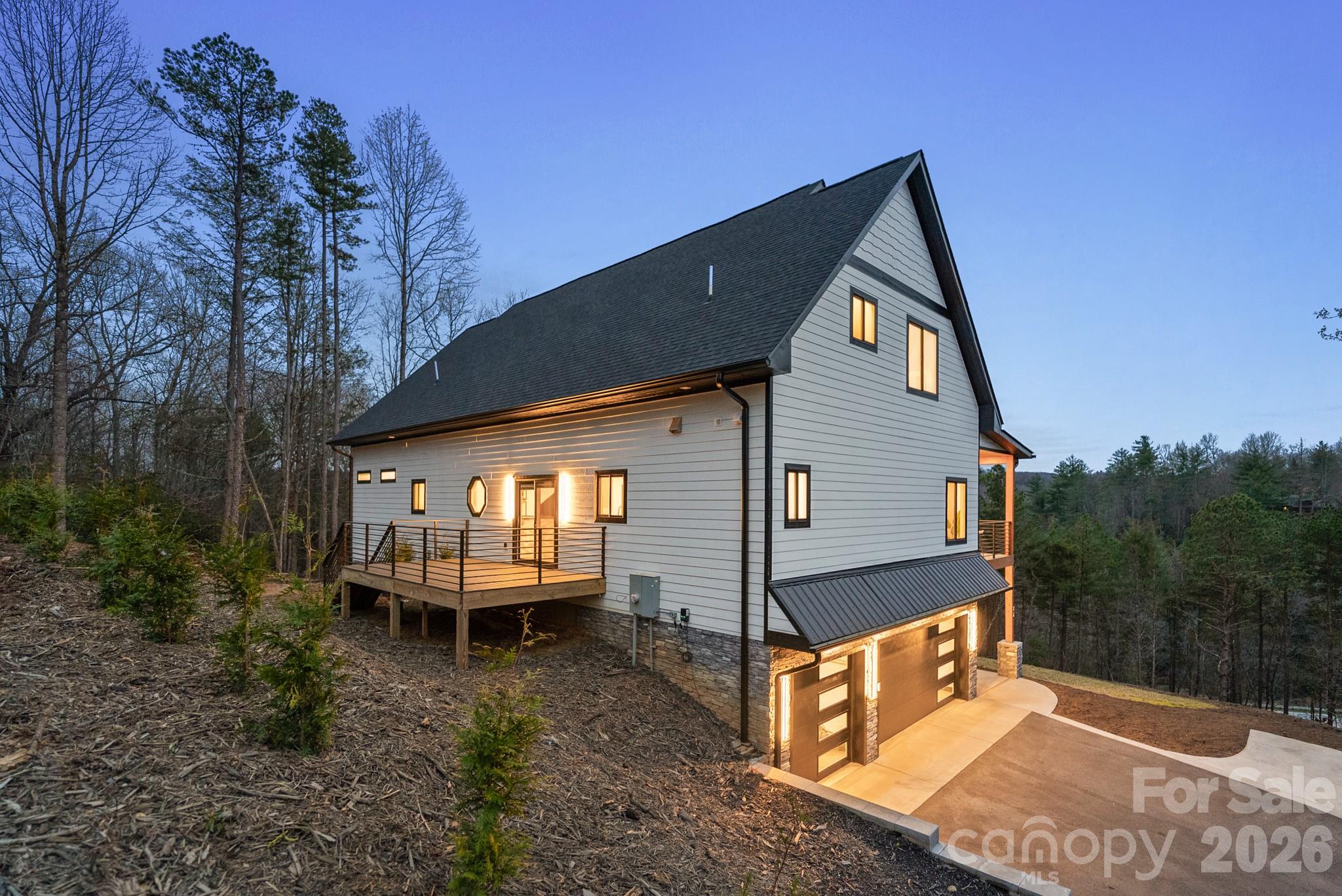 74 Jeranna Road — Mills River