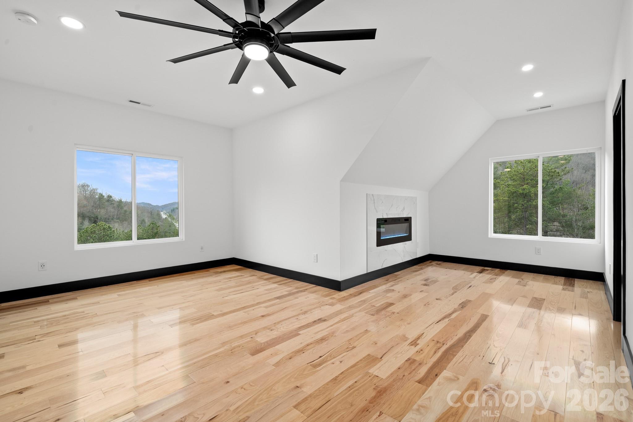 74 Jeranna Road — Mills River
