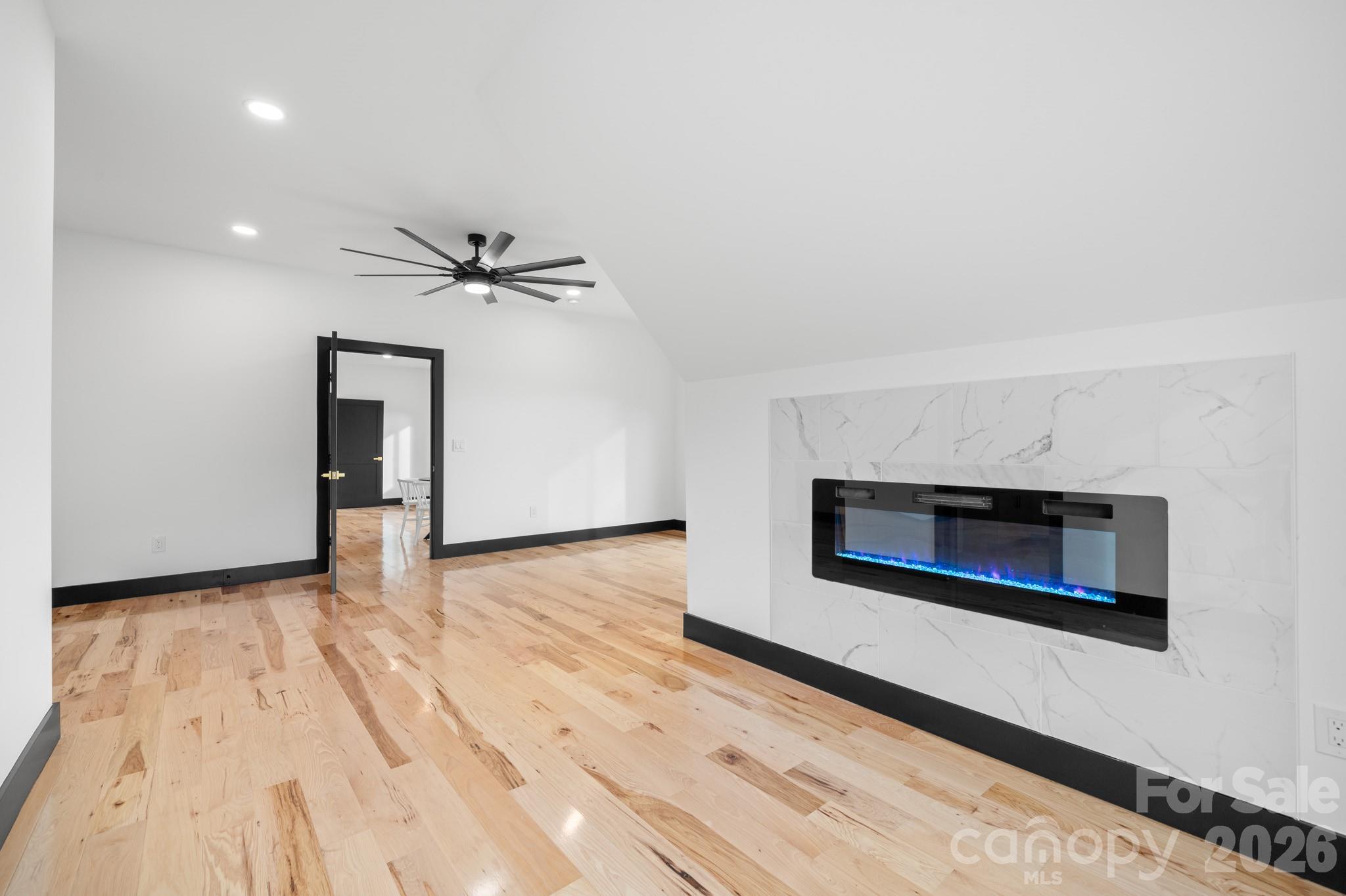 74 Jeranna Road — Mills River