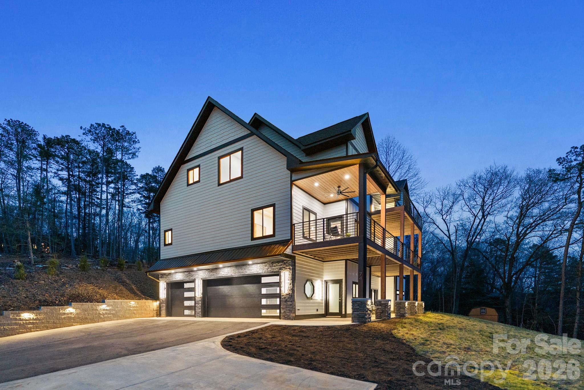 74 Jeranna Road — Mills River