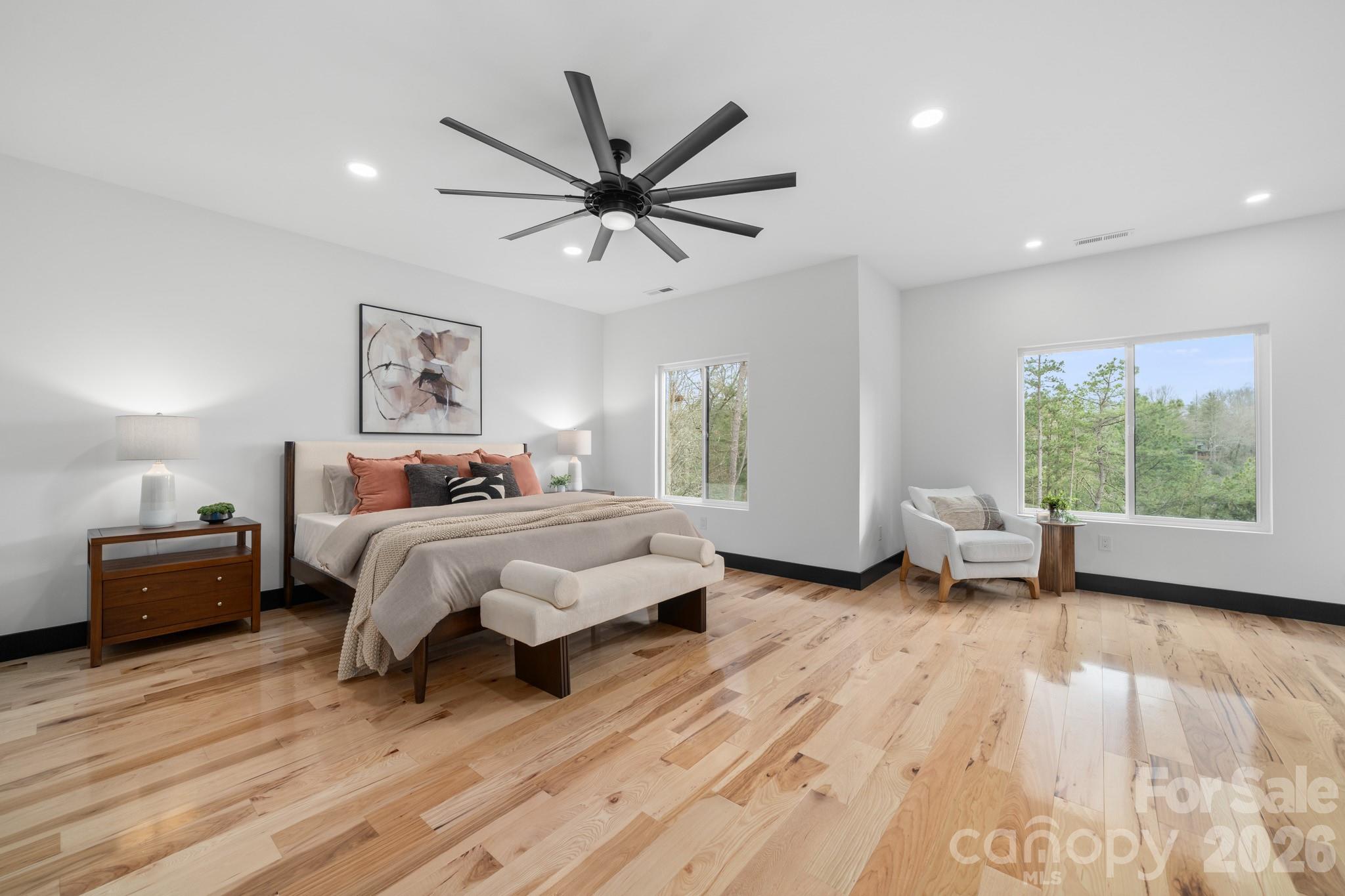 74 Jeranna Road — Mills River