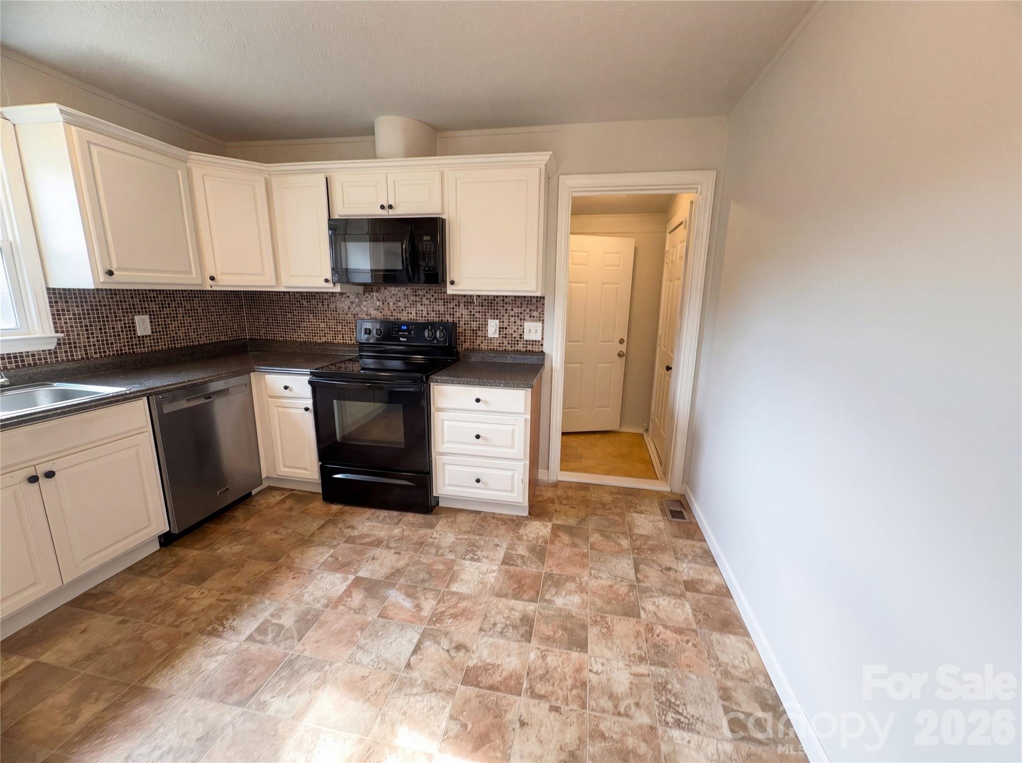 120 Sunset Lane — Bessemer City