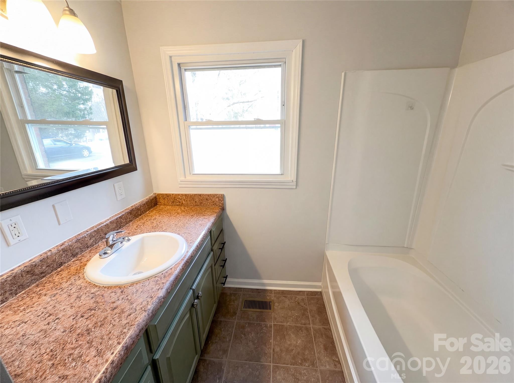 120 Sunset Lane — Bessemer City