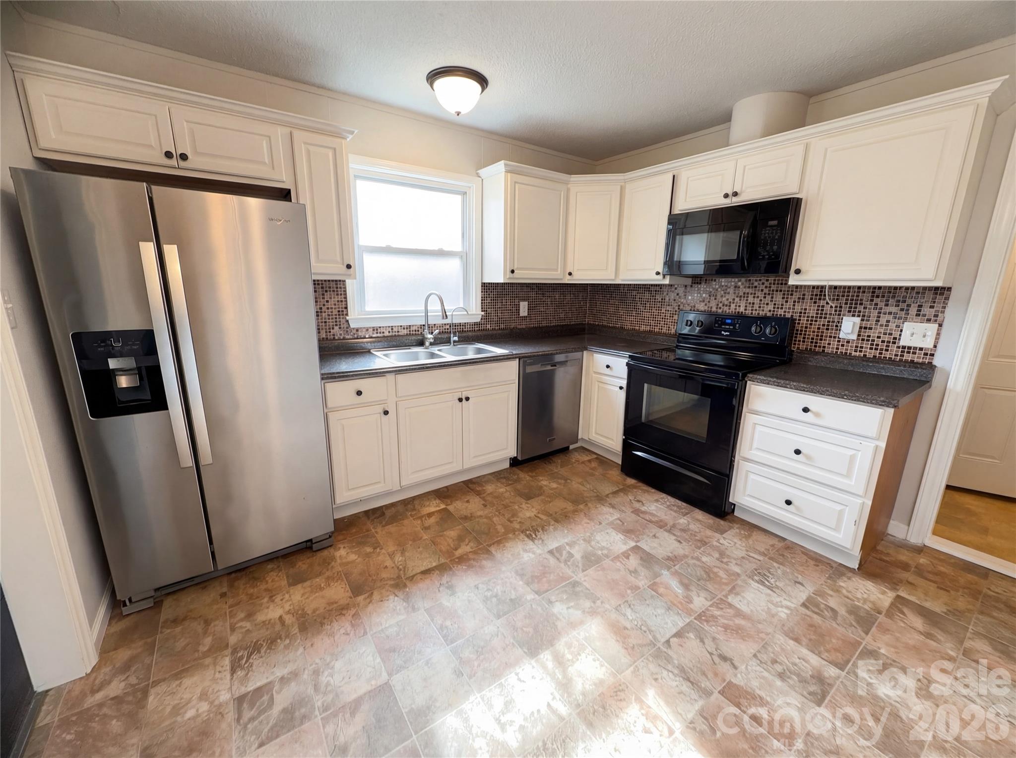 120 Sunset Lane — Bessemer City