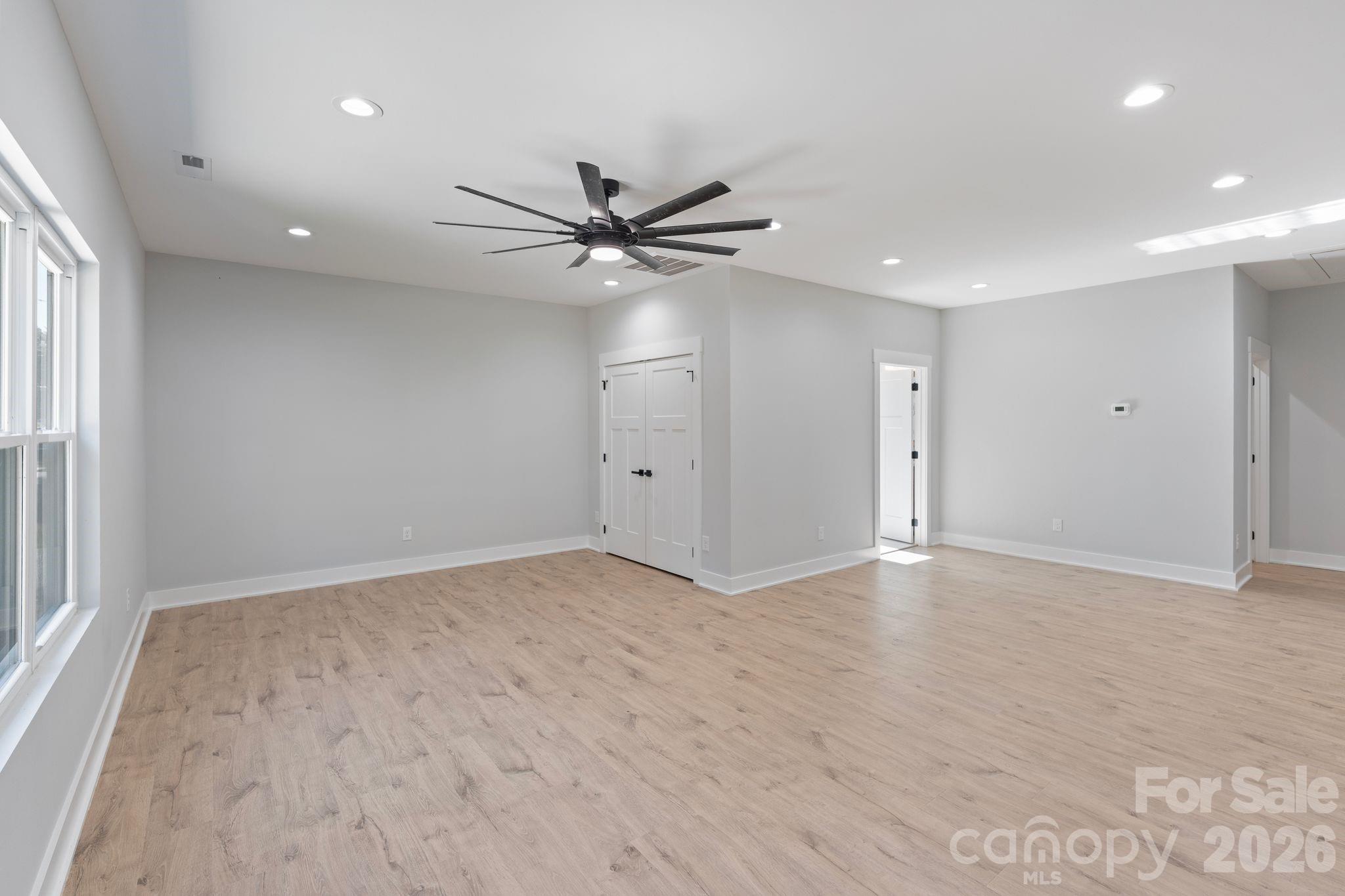 908 30th Avenue Drive NW — Hickory
