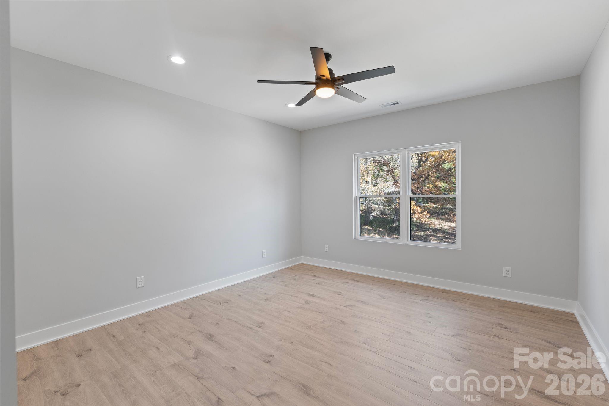 908 30th Avenue Drive NW — Hickory