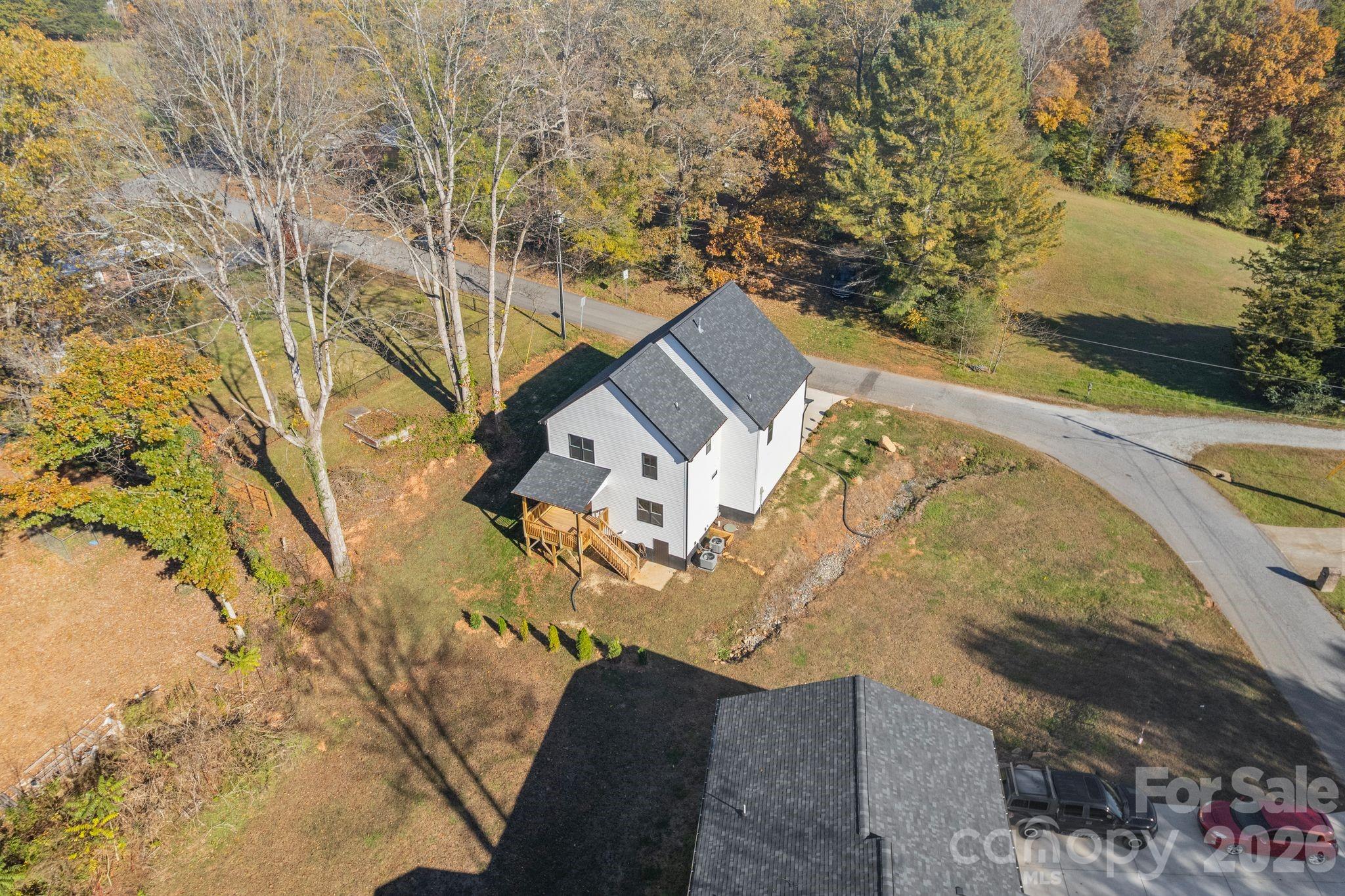 908 30th Avenue Drive NW — Hickory