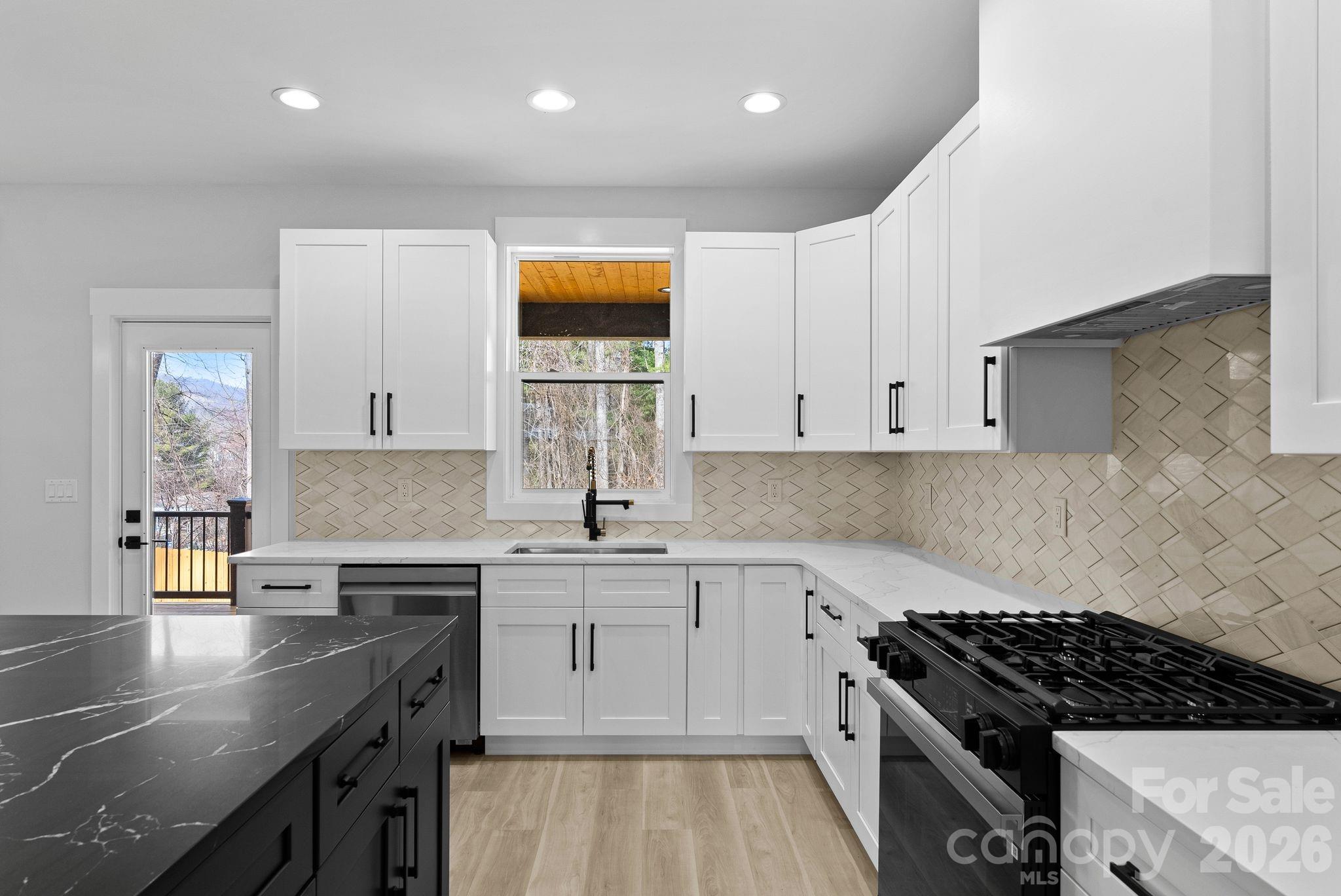 19 E Starnes Cove Road — Asheville