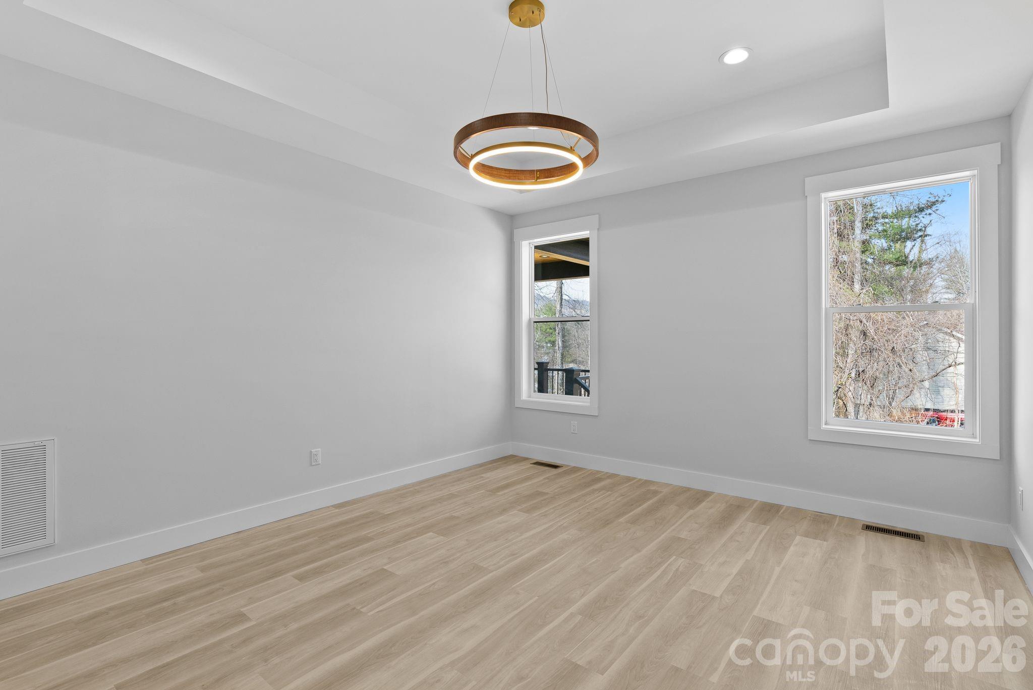 19 E Starnes Cove Road — Asheville