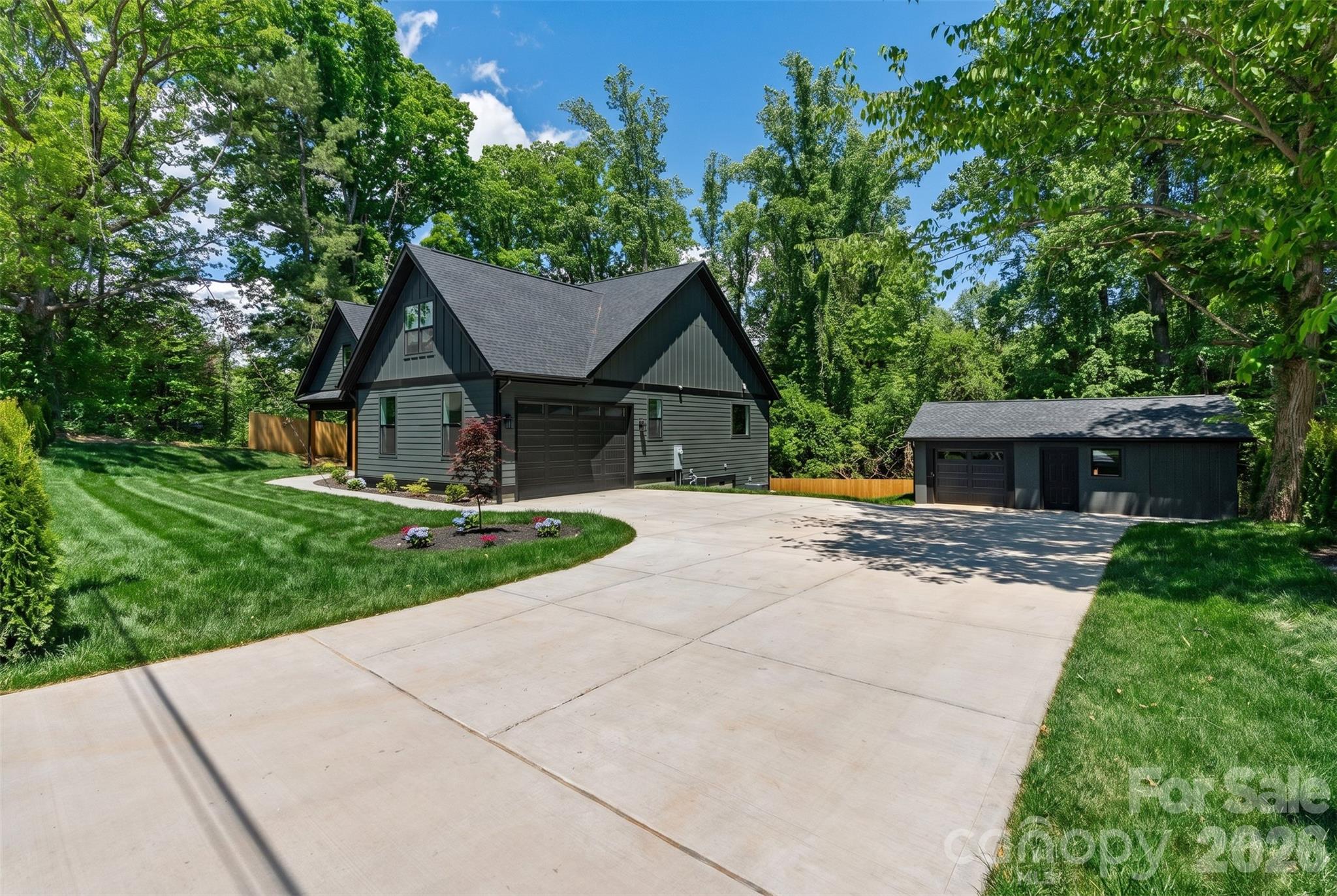 19 E Starnes Cove Road — Asheville