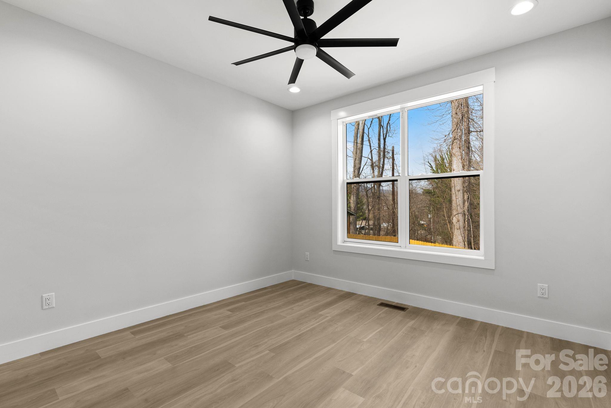 19 E Starnes Cove Road — Asheville