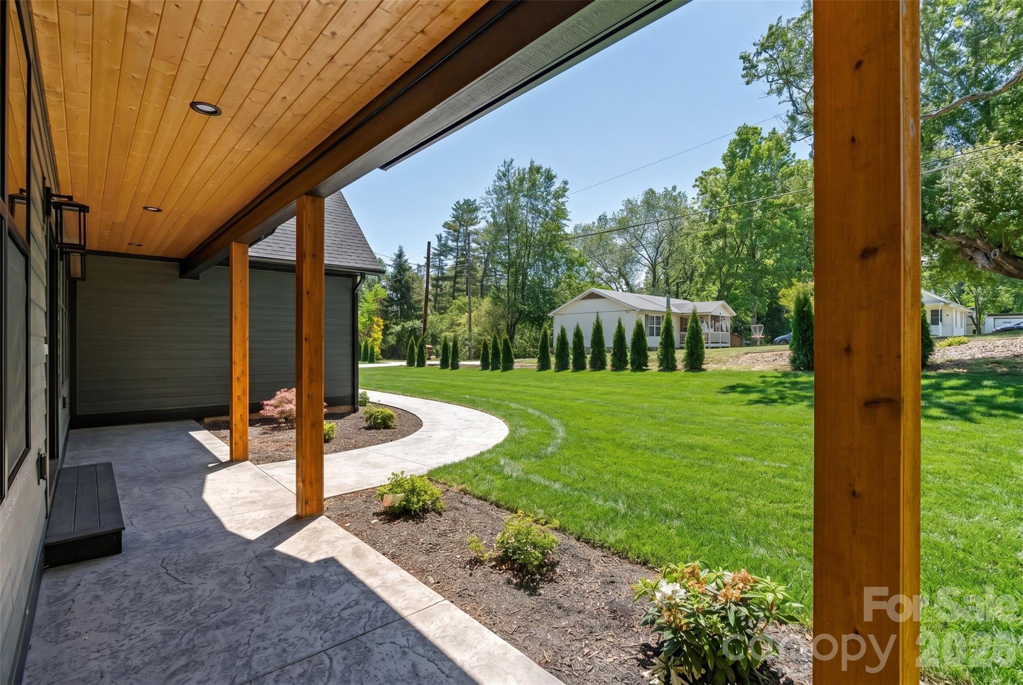 19 E Starnes Cove Road — Asheville