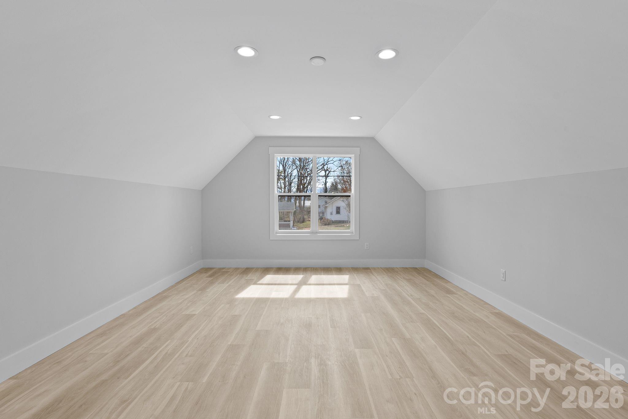 19 E Starnes Cove Road — Asheville