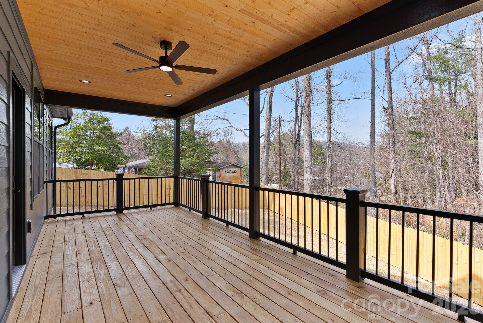 19 E Starnes Cove Road — Asheville