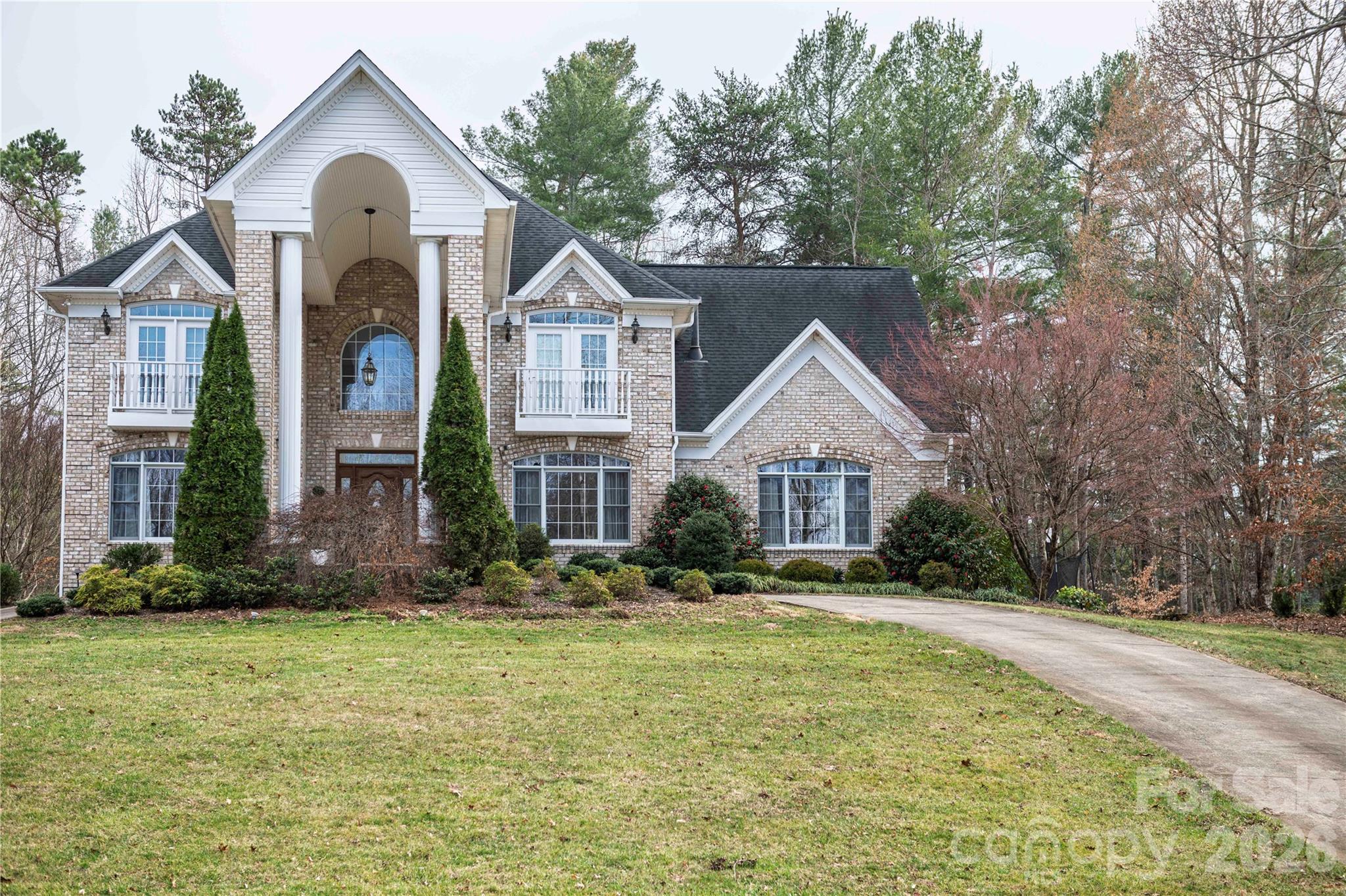 510 SE Stonecroft Court SE #32 — Lenoir