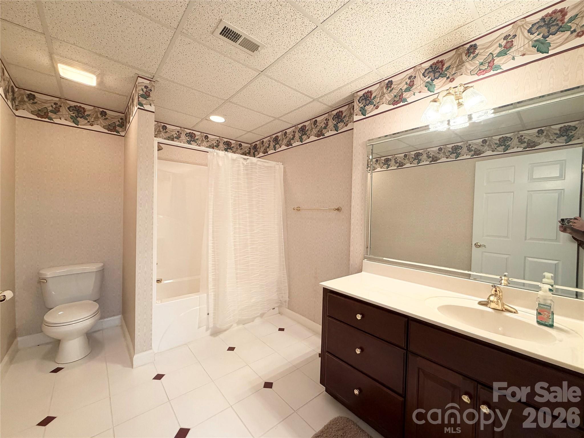 510 SE Stonecroft Court SE #32 — Lenoir