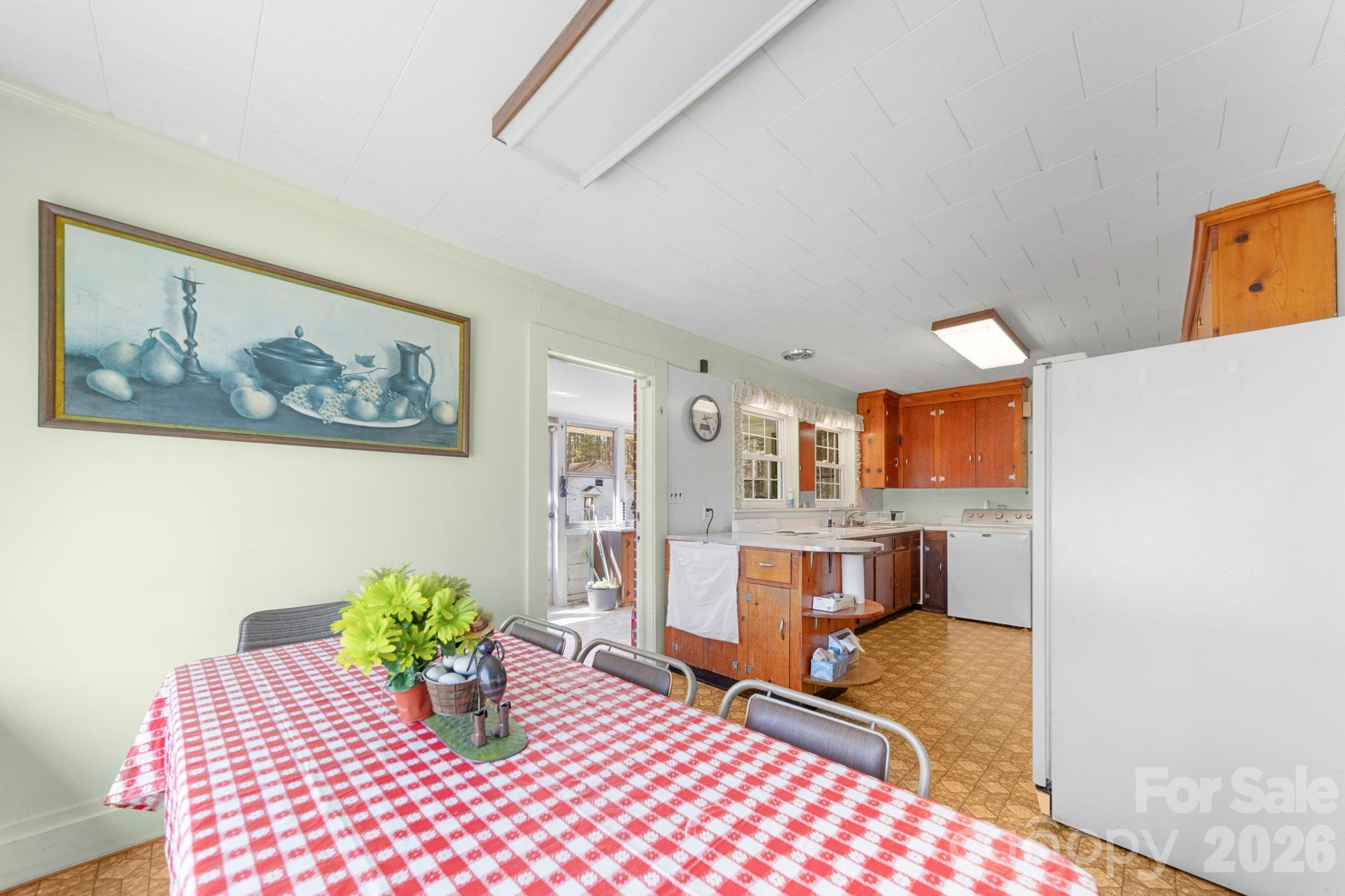 2350 Grubb Ferry Road — Salisbury