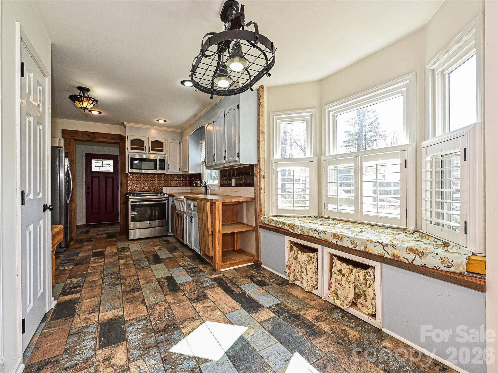 104 Deertrack Drive — Mount Holly