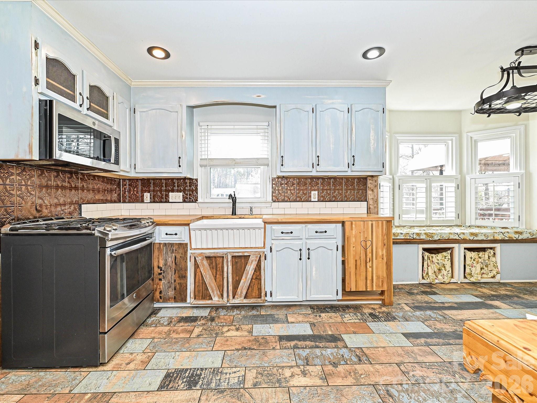 104 Deertrack Drive — Mount Holly