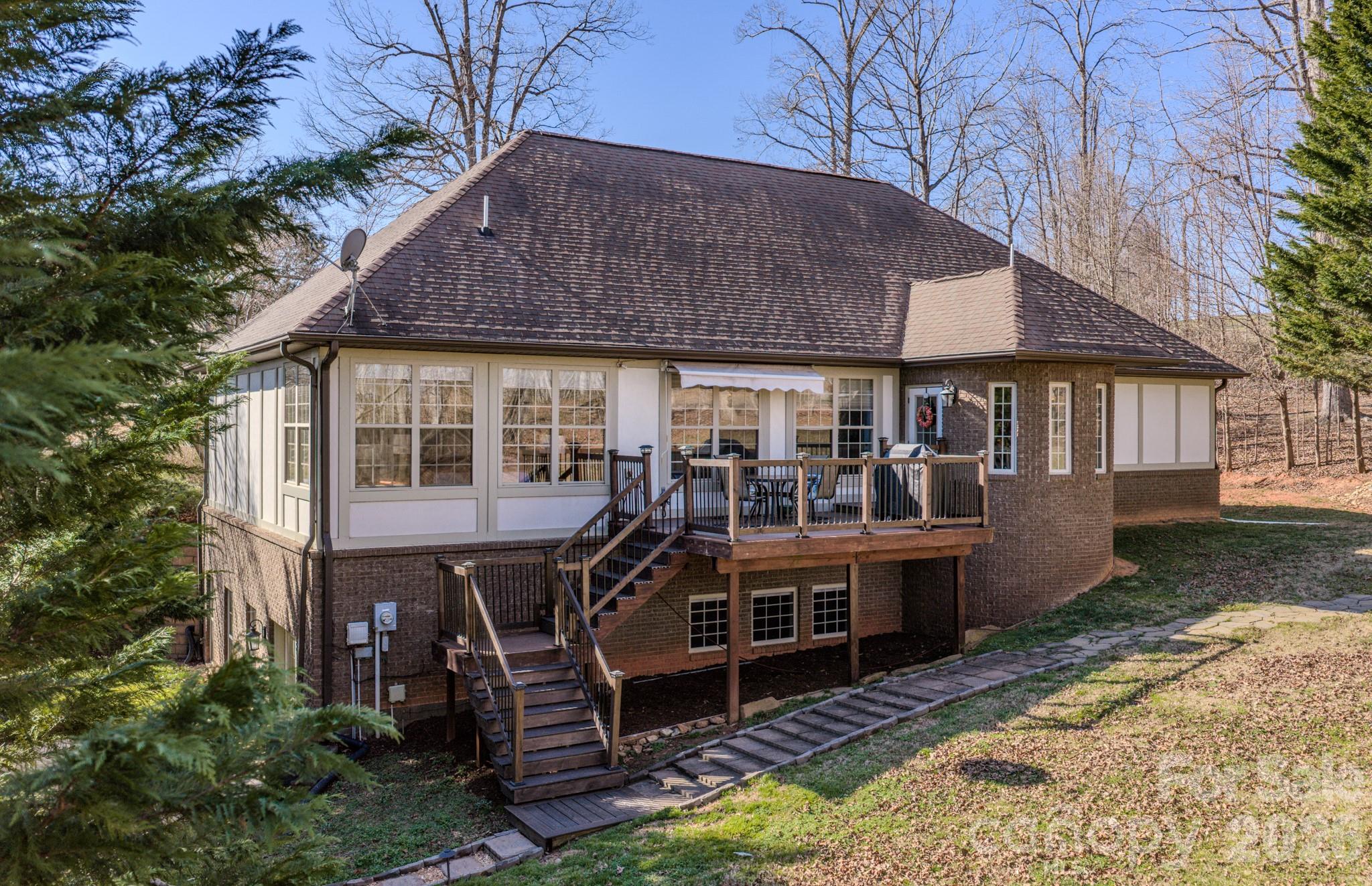 3975 Plantation Drive — Morganton