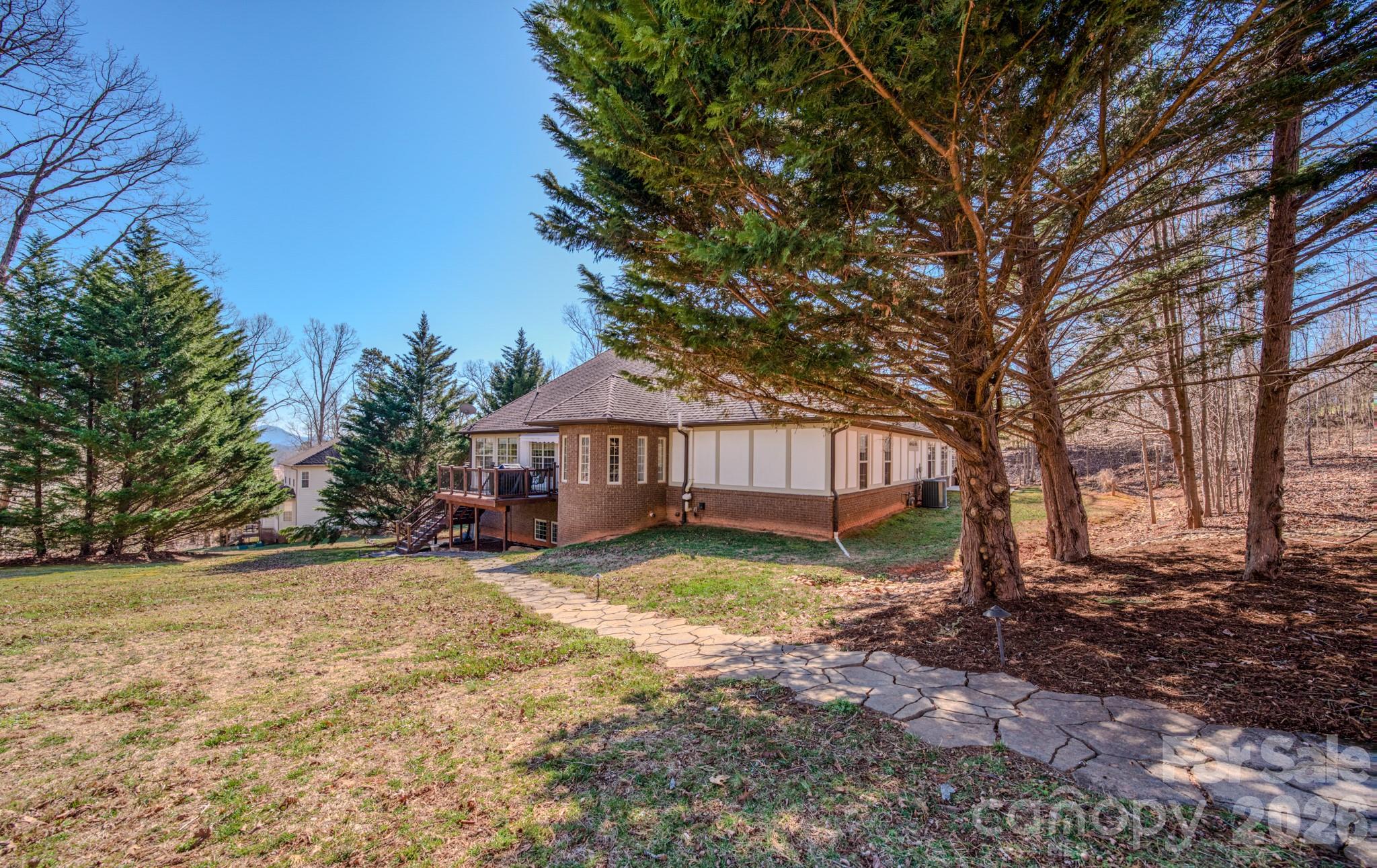 3975 Plantation Drive — Morganton
