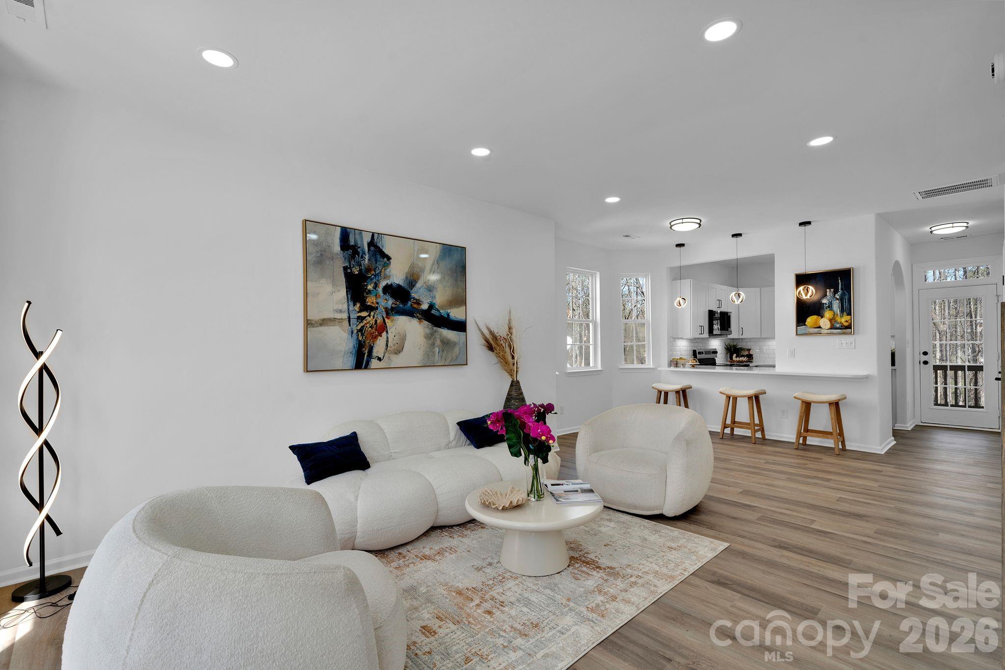 8131 Kings Creek Drive — Charlotte