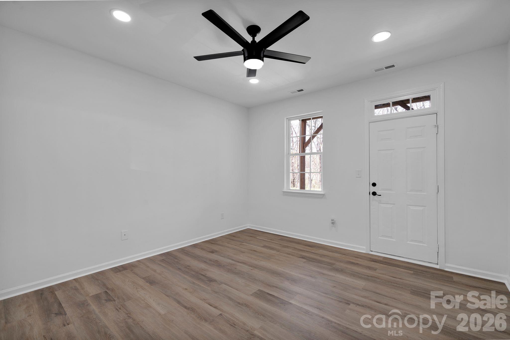 8131 Kings Creek Drive — Charlotte