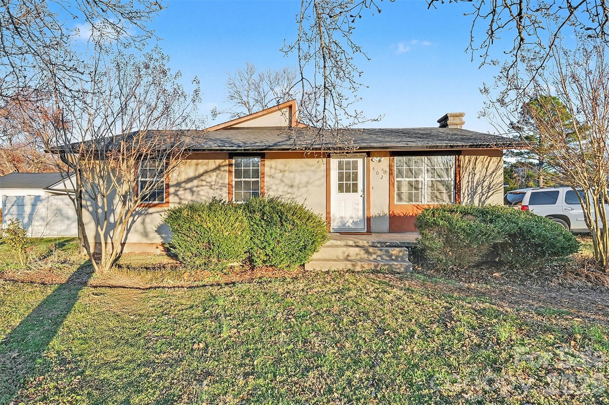 402 Shinnville Road — Mooresville