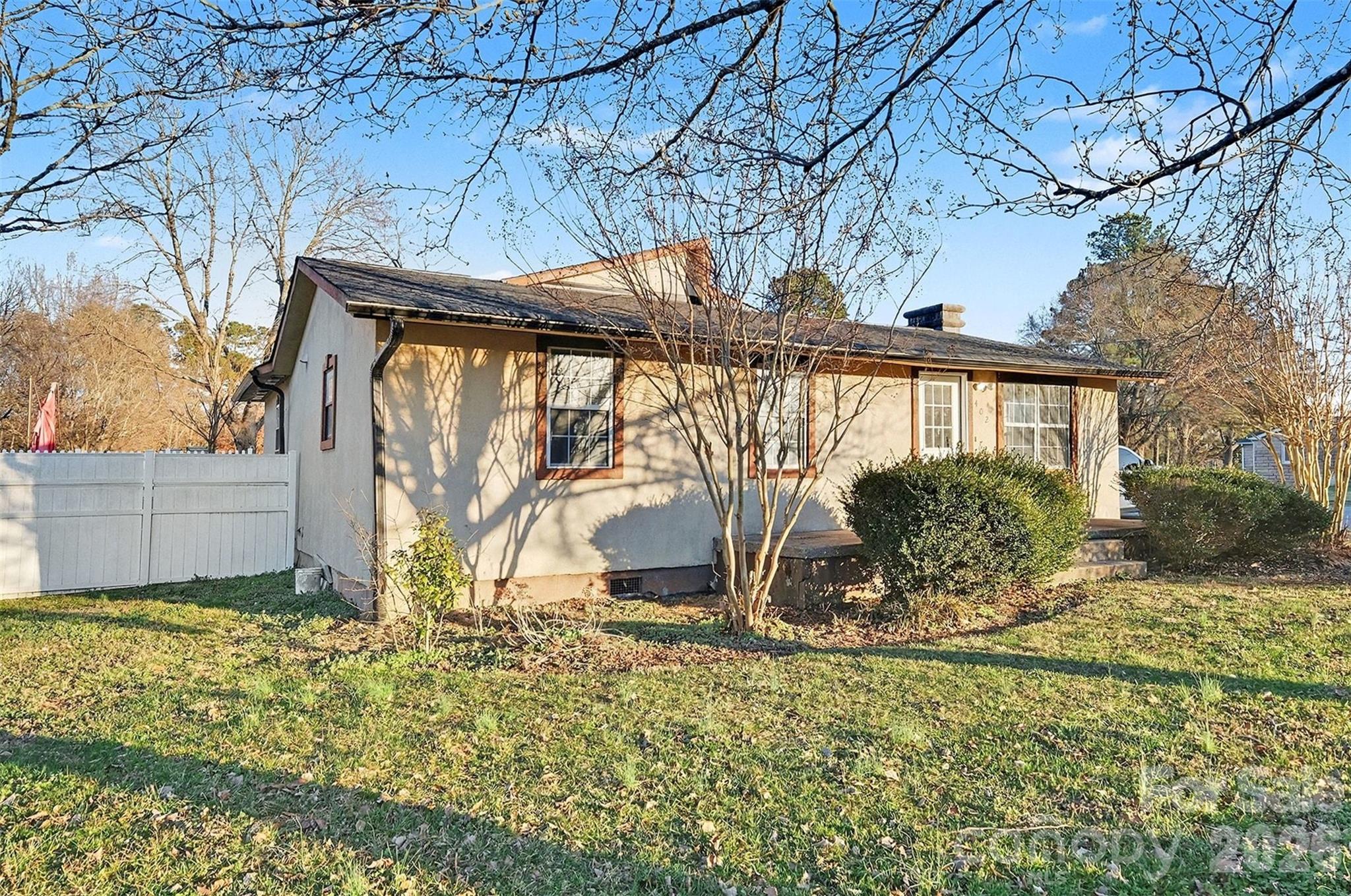 402 Shinnville Road — Mooresville