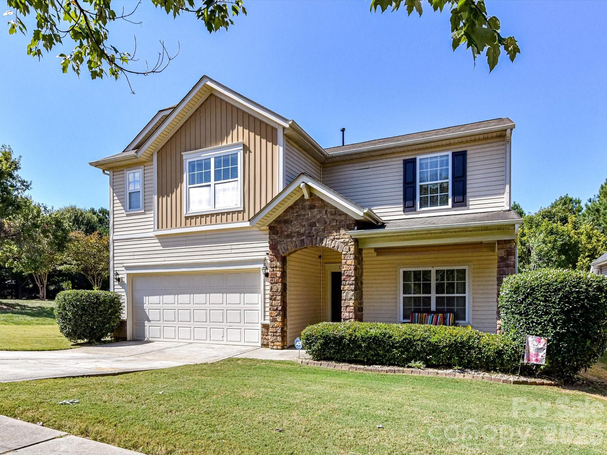 1201 Mountain Laurel Court — Matthews