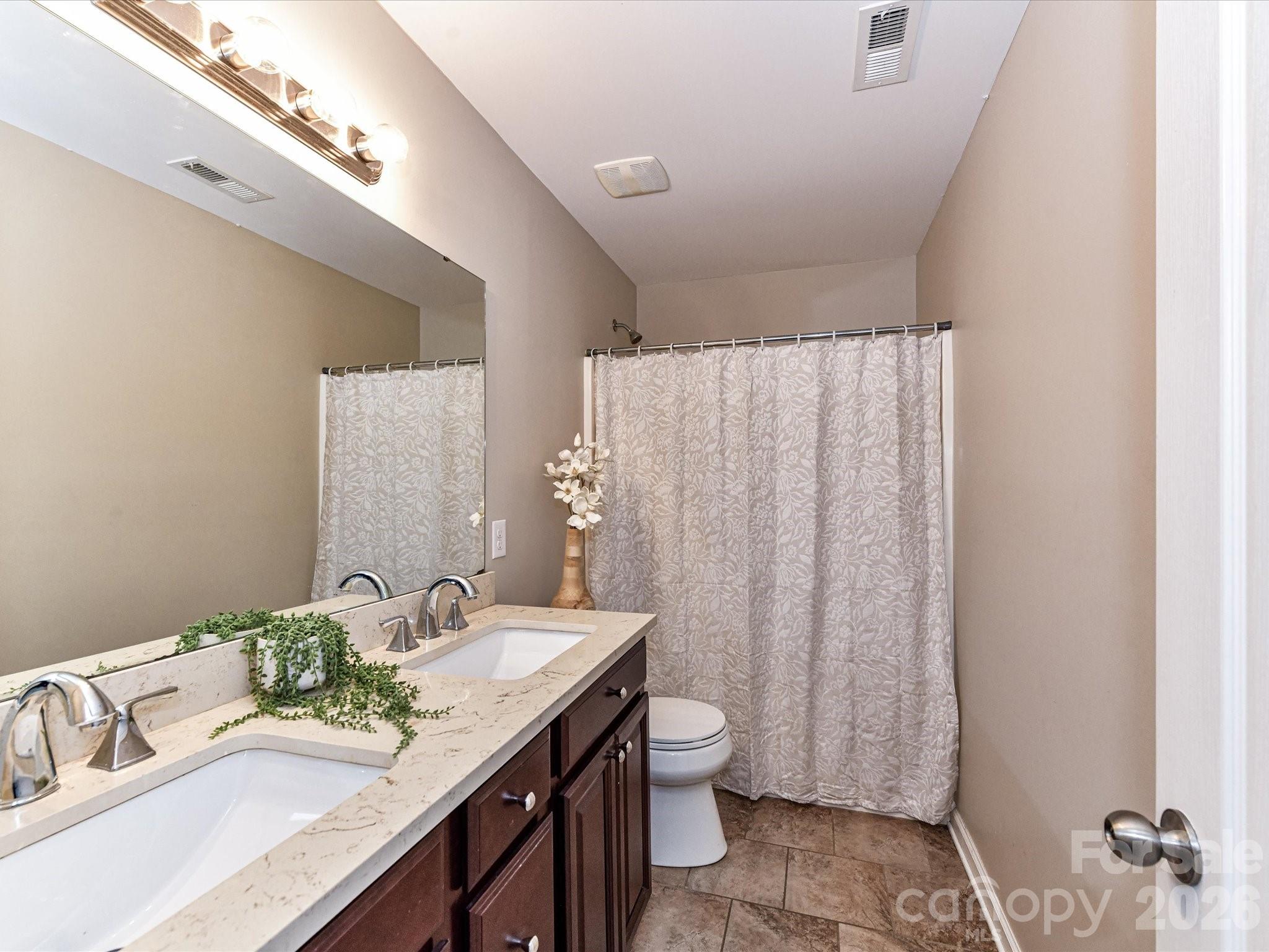 1201 Mountain Laurel Court — Matthews
