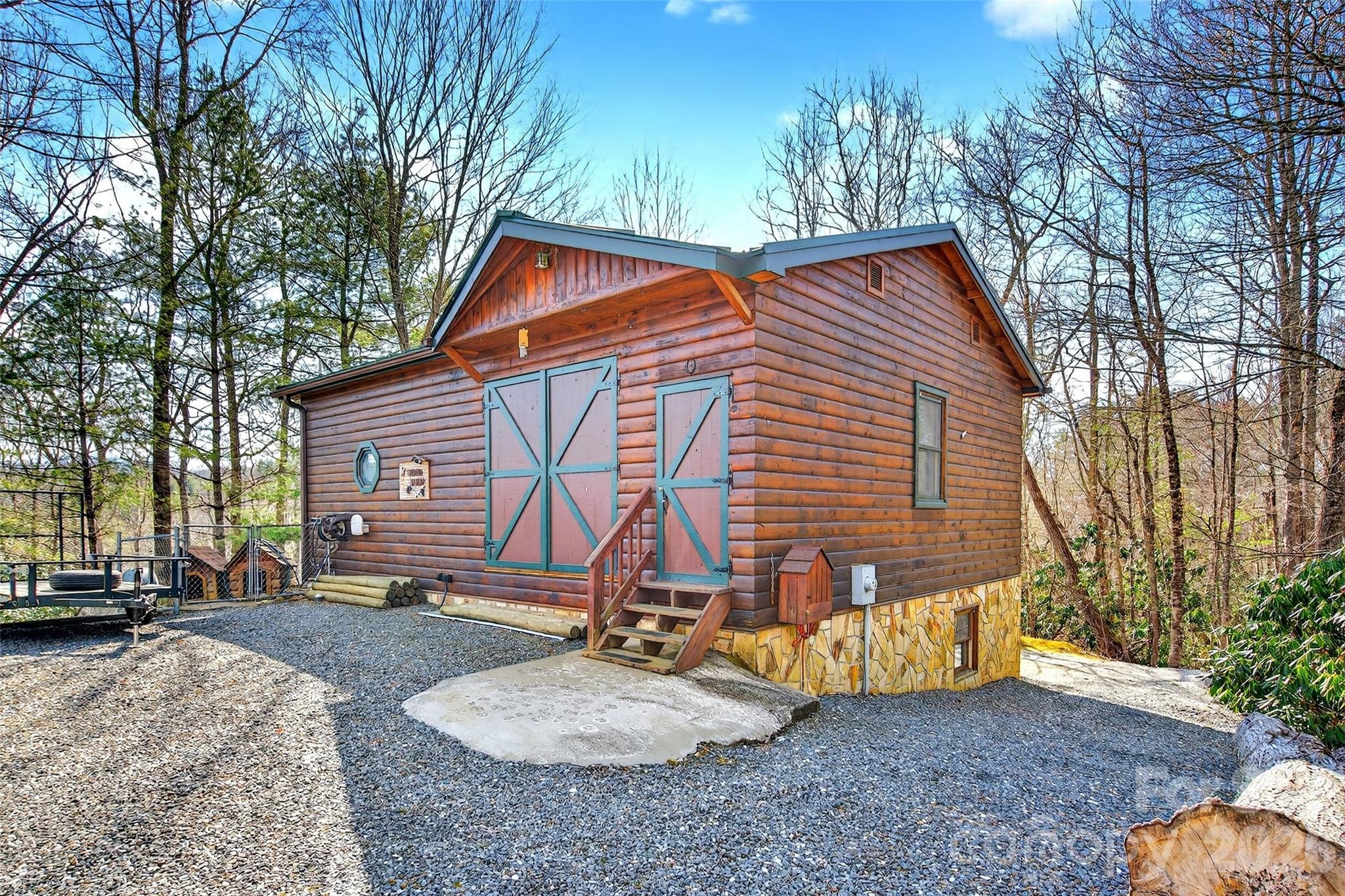 542 Allen Mountain Lane — Spruce Pine