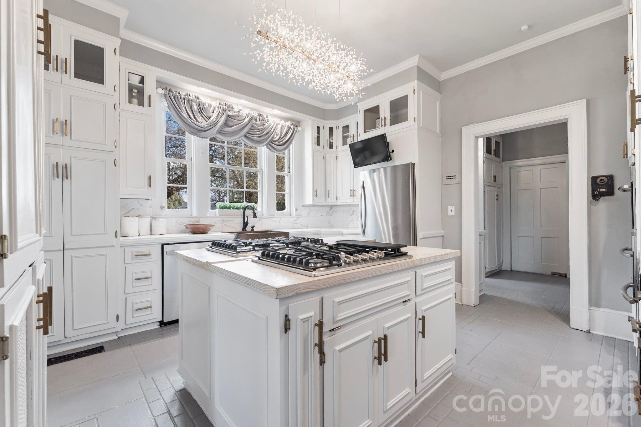 1503 Elm Street — Conway