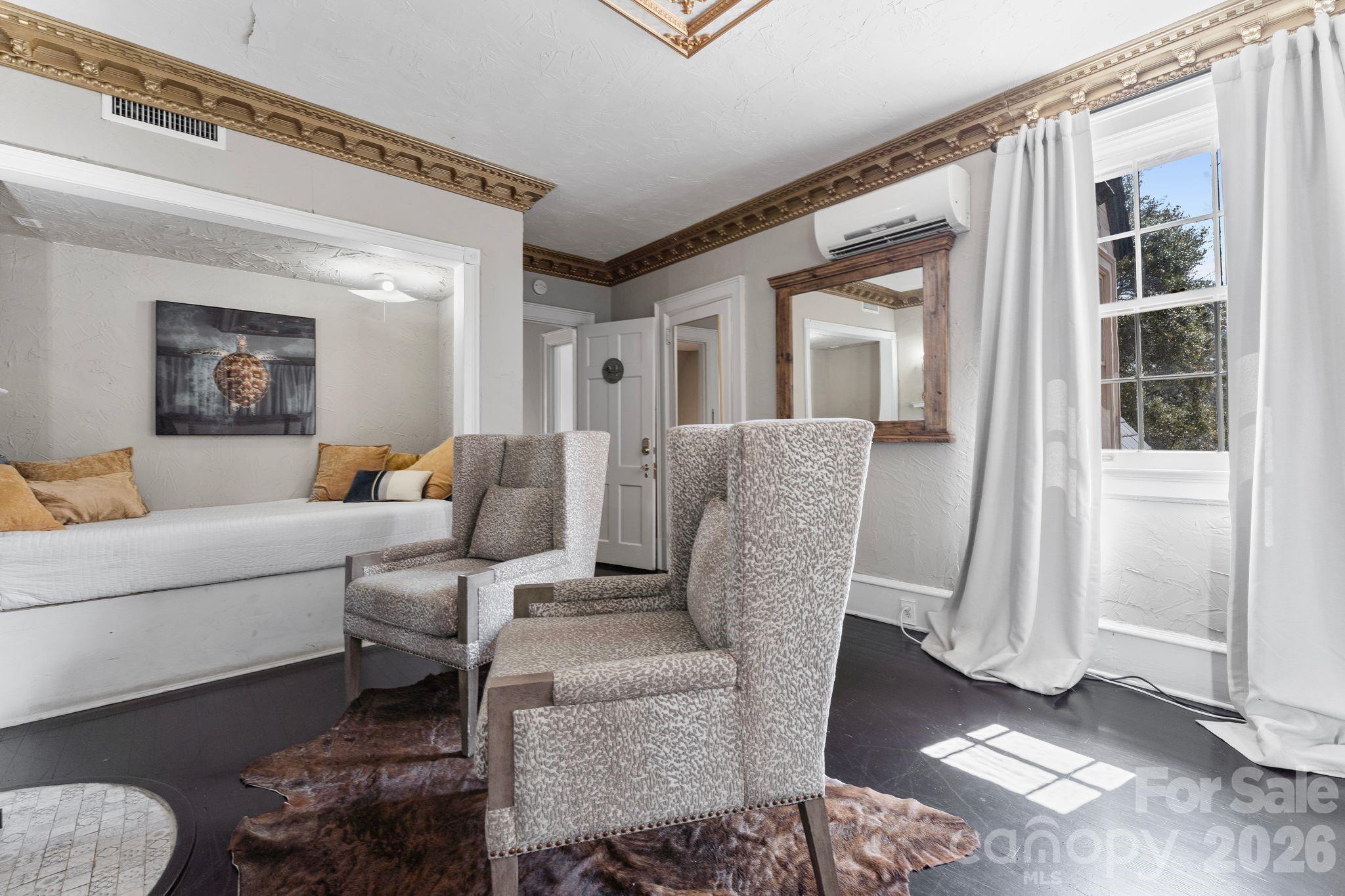 1503 Elm Street — Conway