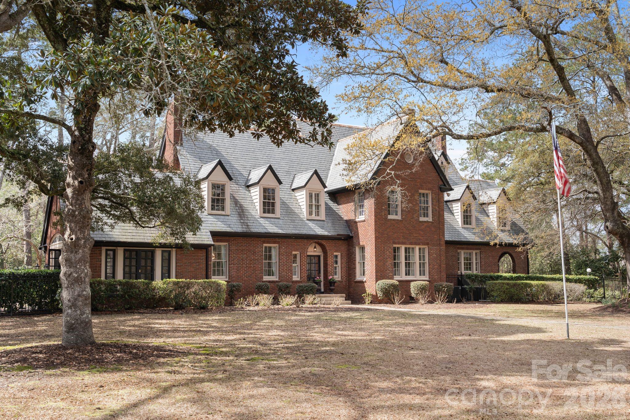 1503 Elm Street — Conway