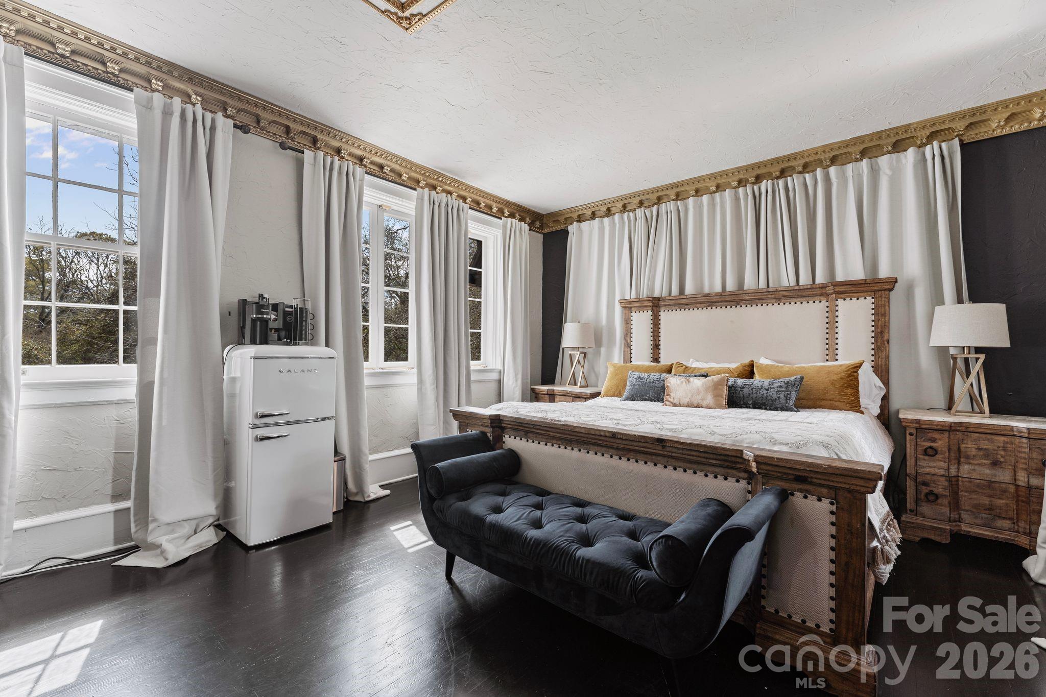 1503 Elm Street — Conway