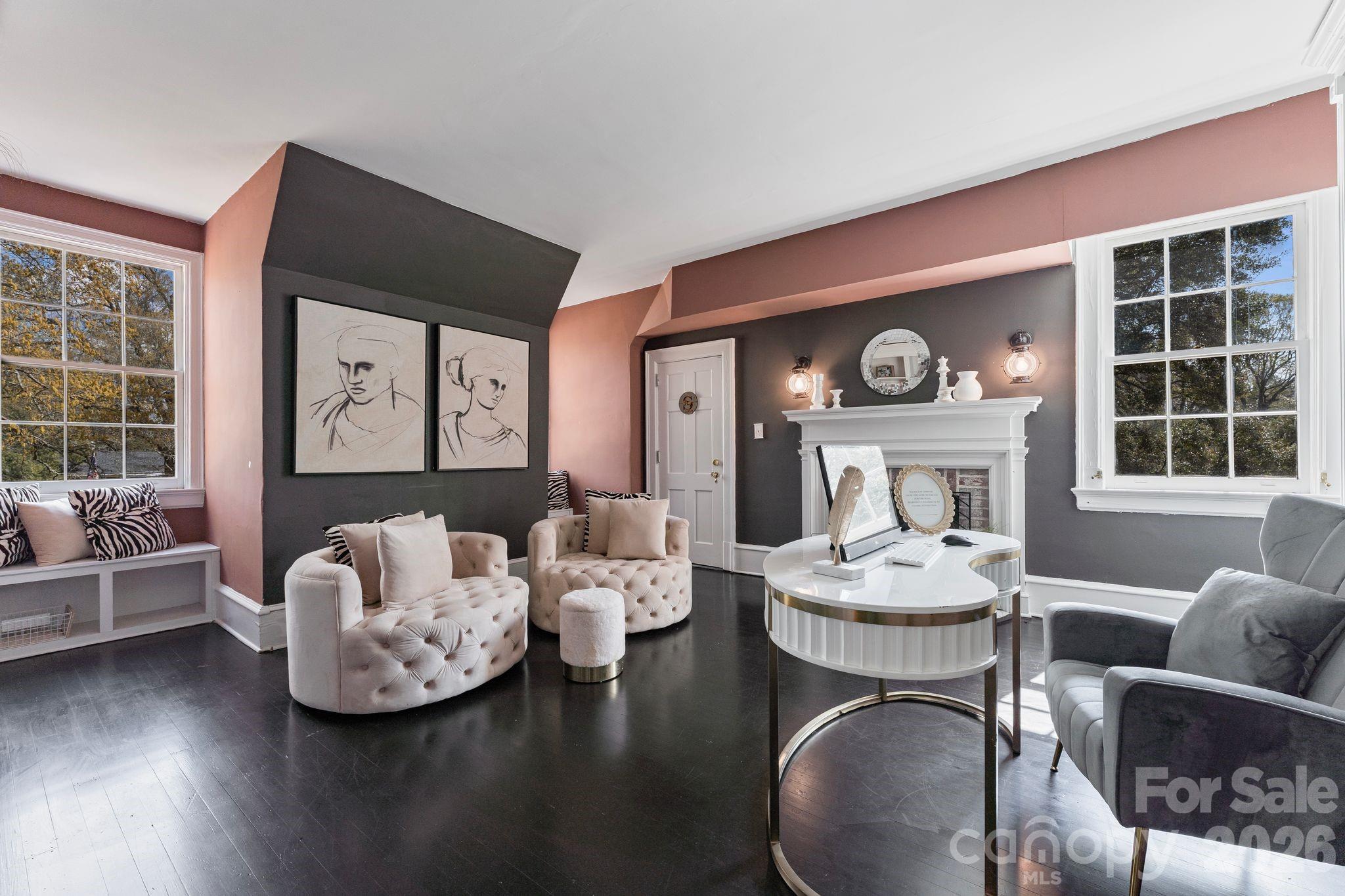 1503 Elm Street — Conway