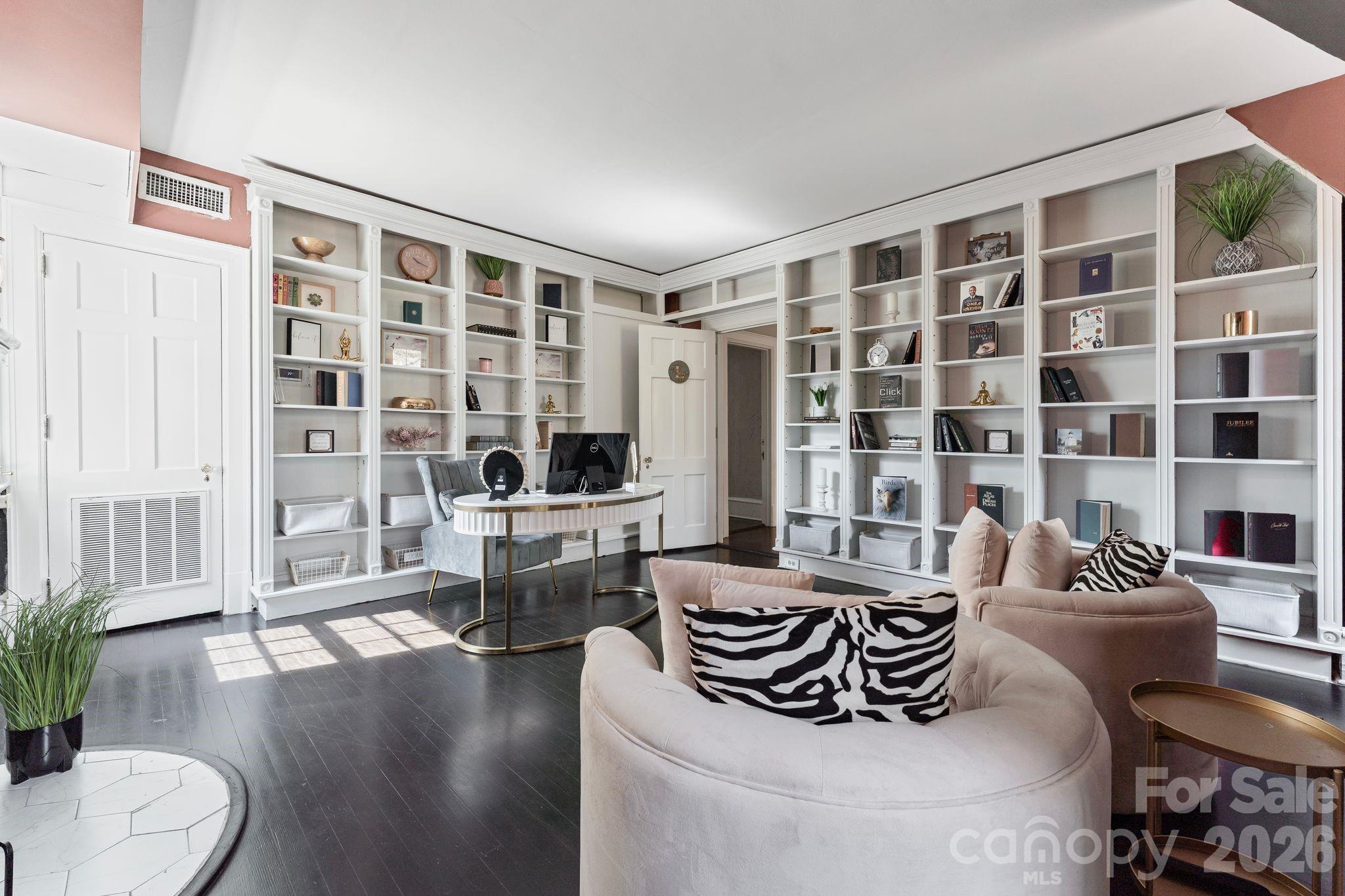 1503 Elm Street — Conway
