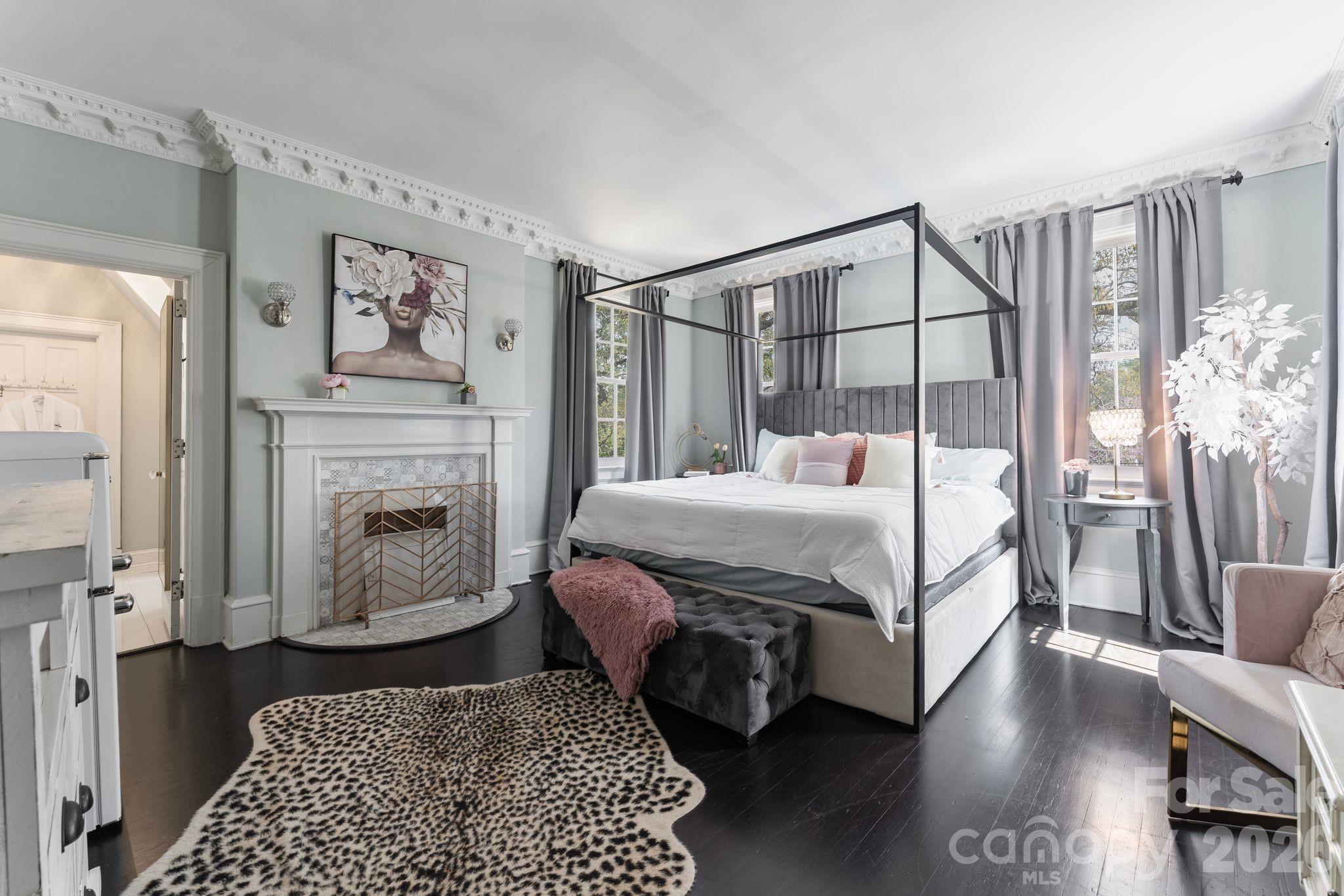 1503 Elm Street — Conway