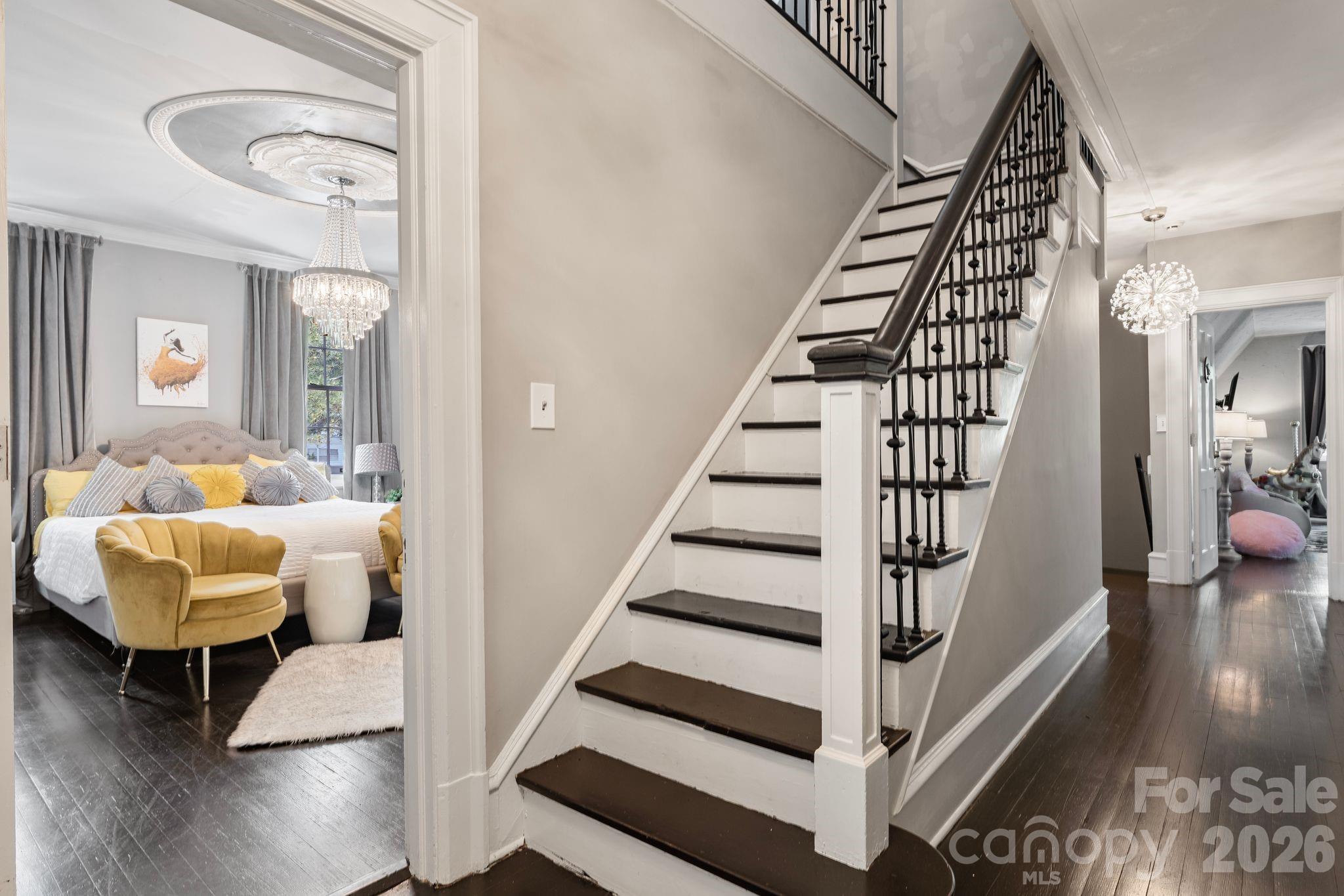 1503 Elm Street — Conway