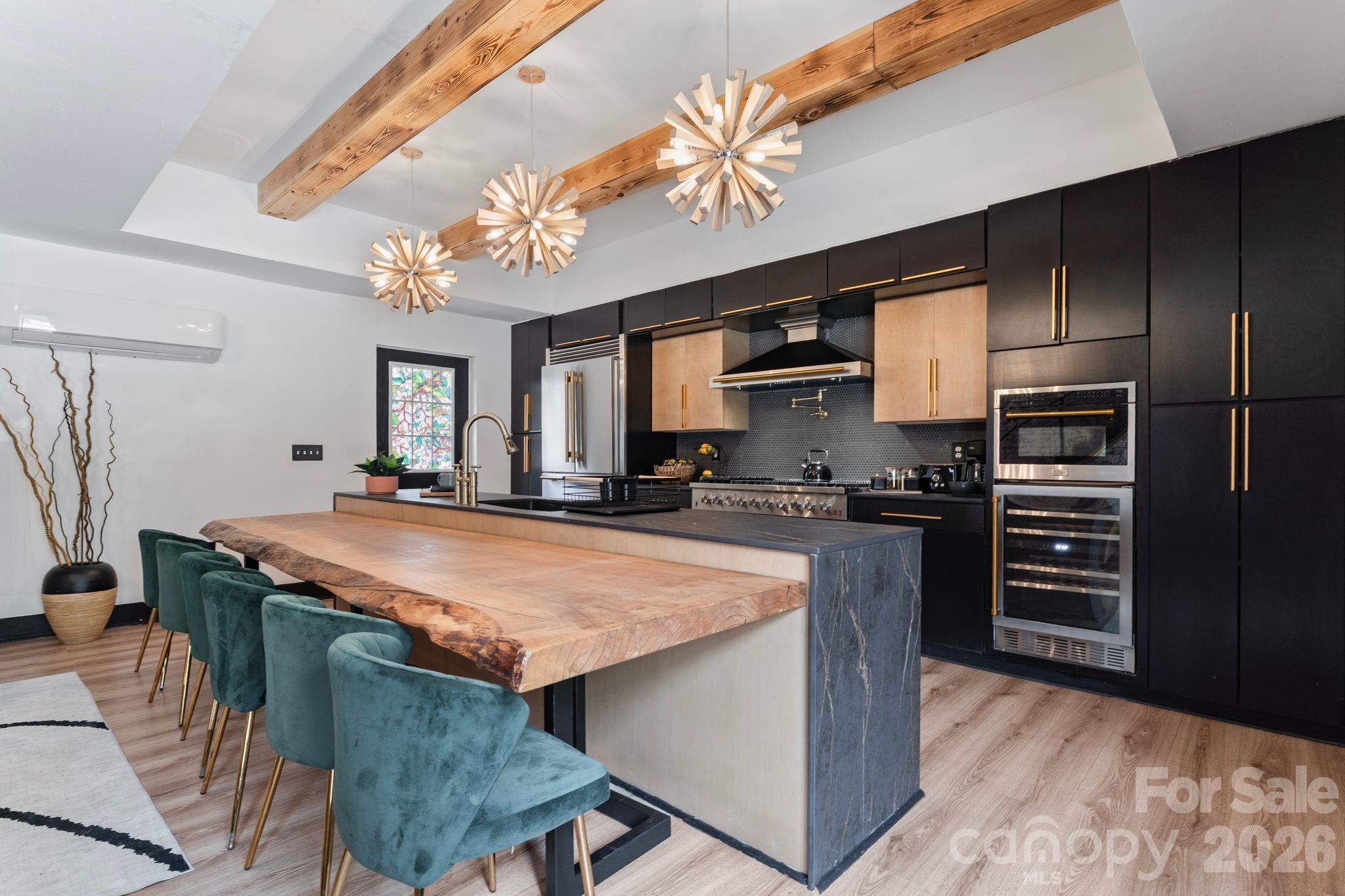 1503 Elm Street — Conway