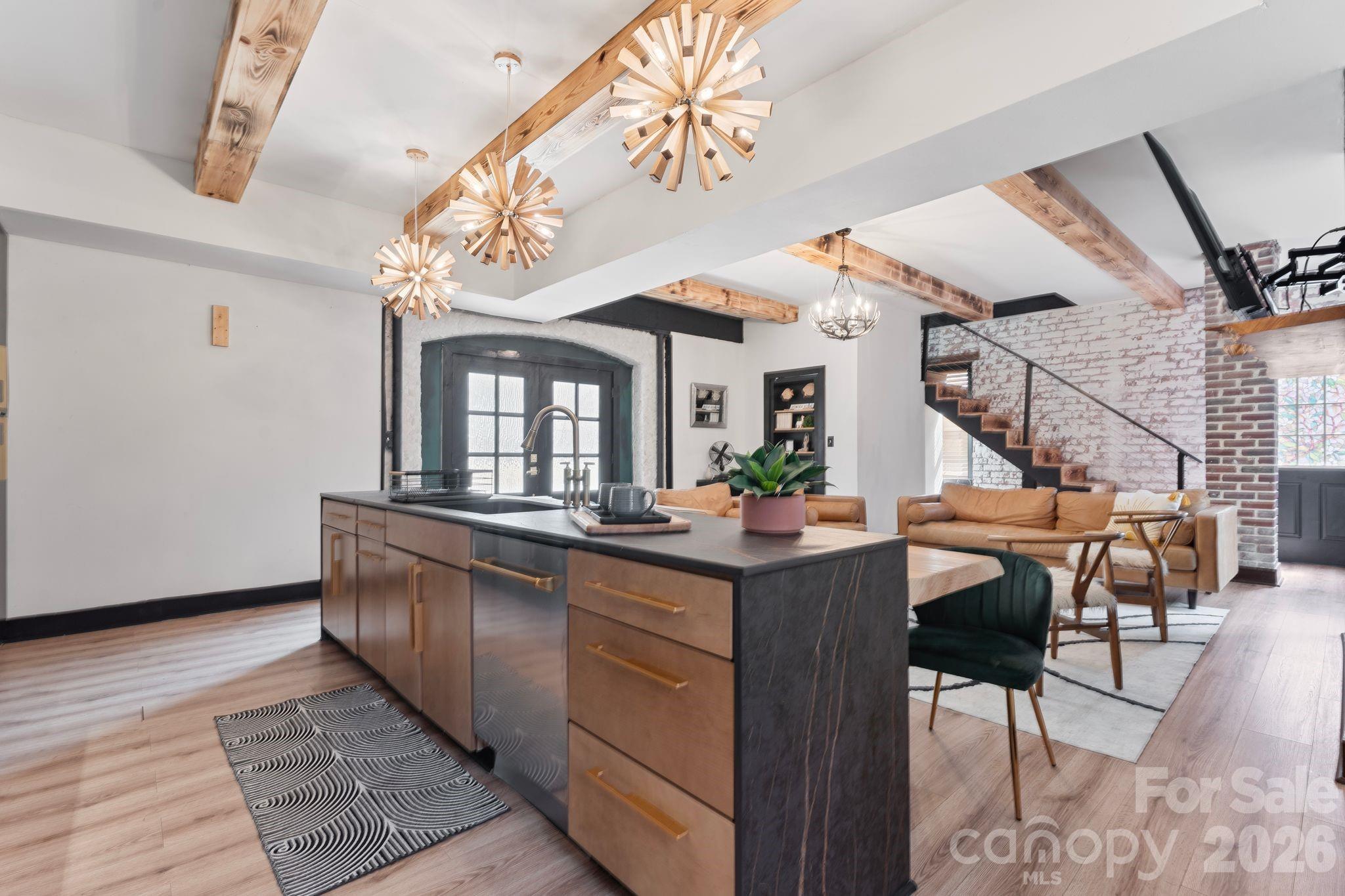 1503 Elm Street — Conway