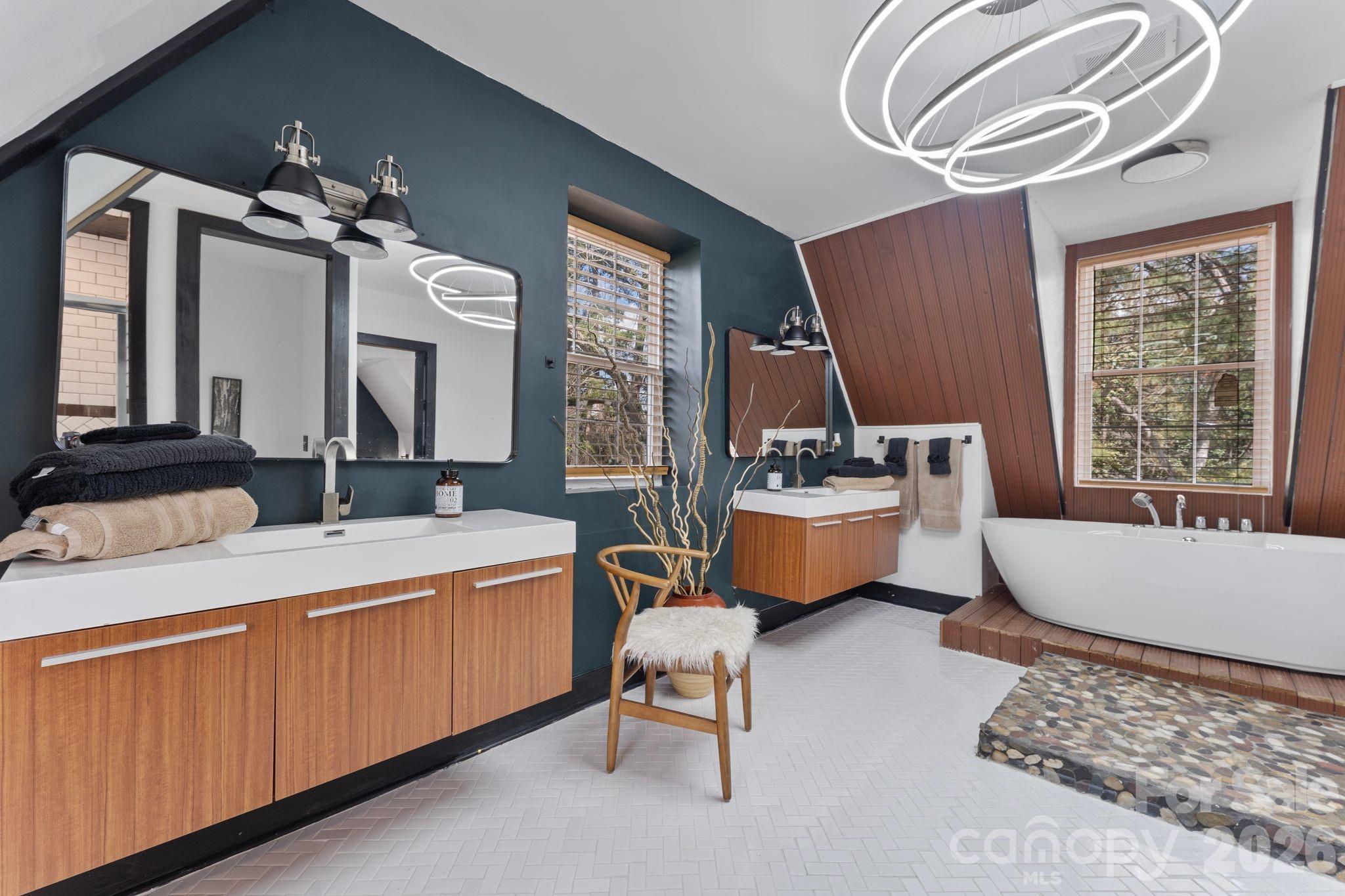 1503 Elm Street — Conway