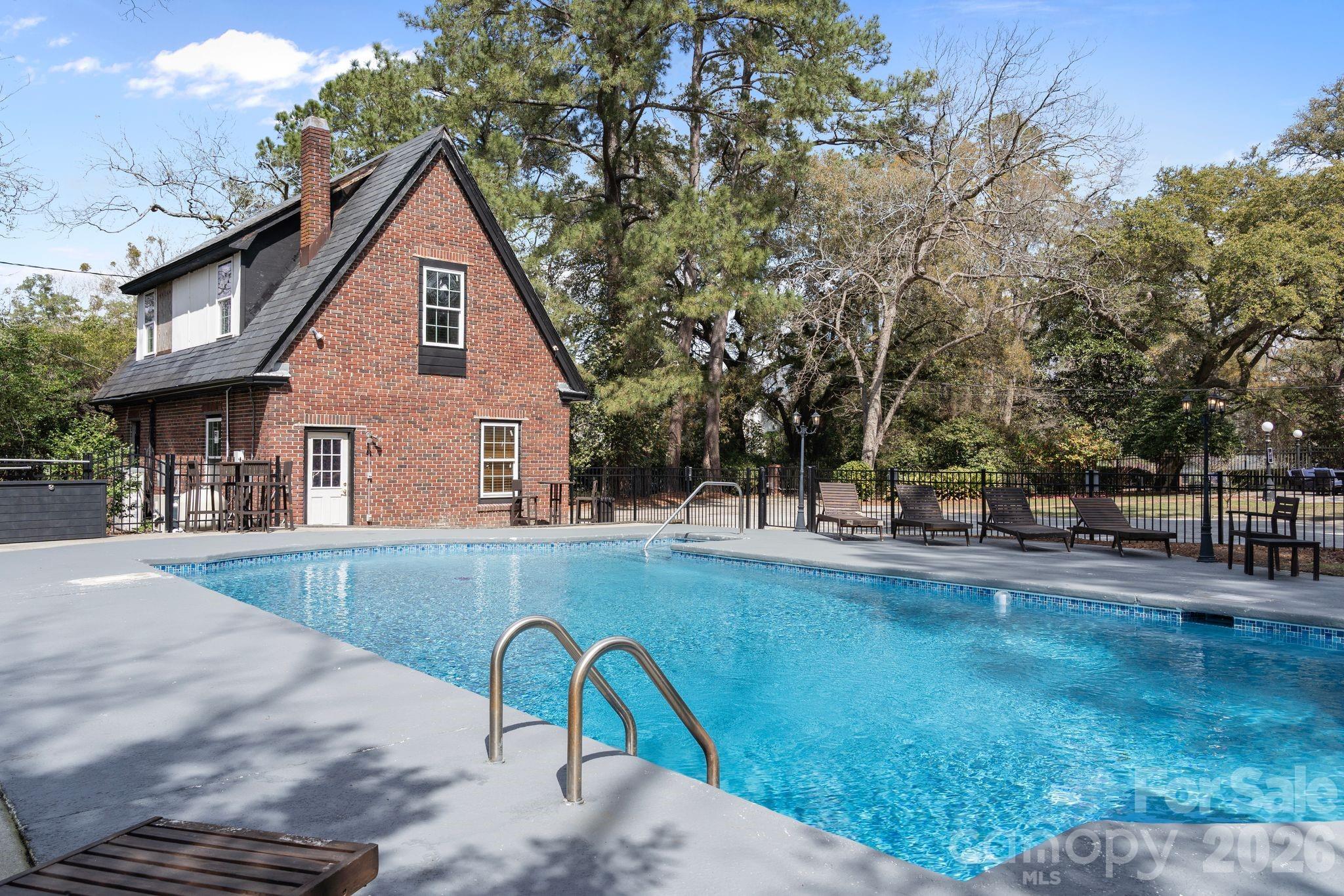 1503 Elm Street — Conway