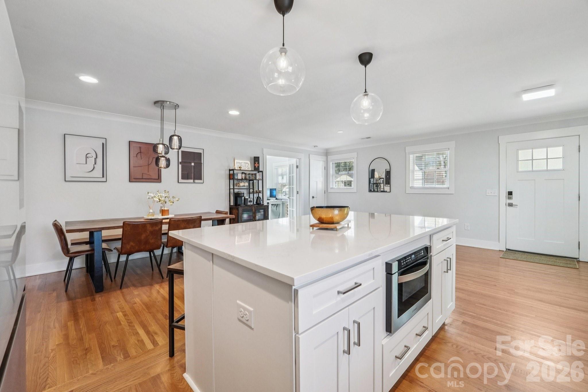1821 Garibaldi Avenue — Charlotte