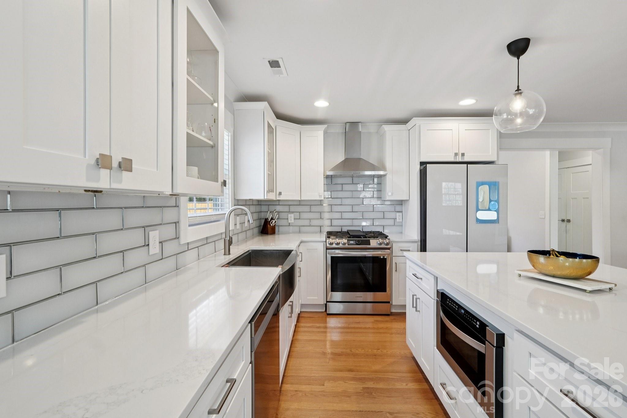 1821 Garibaldi Avenue — Charlotte